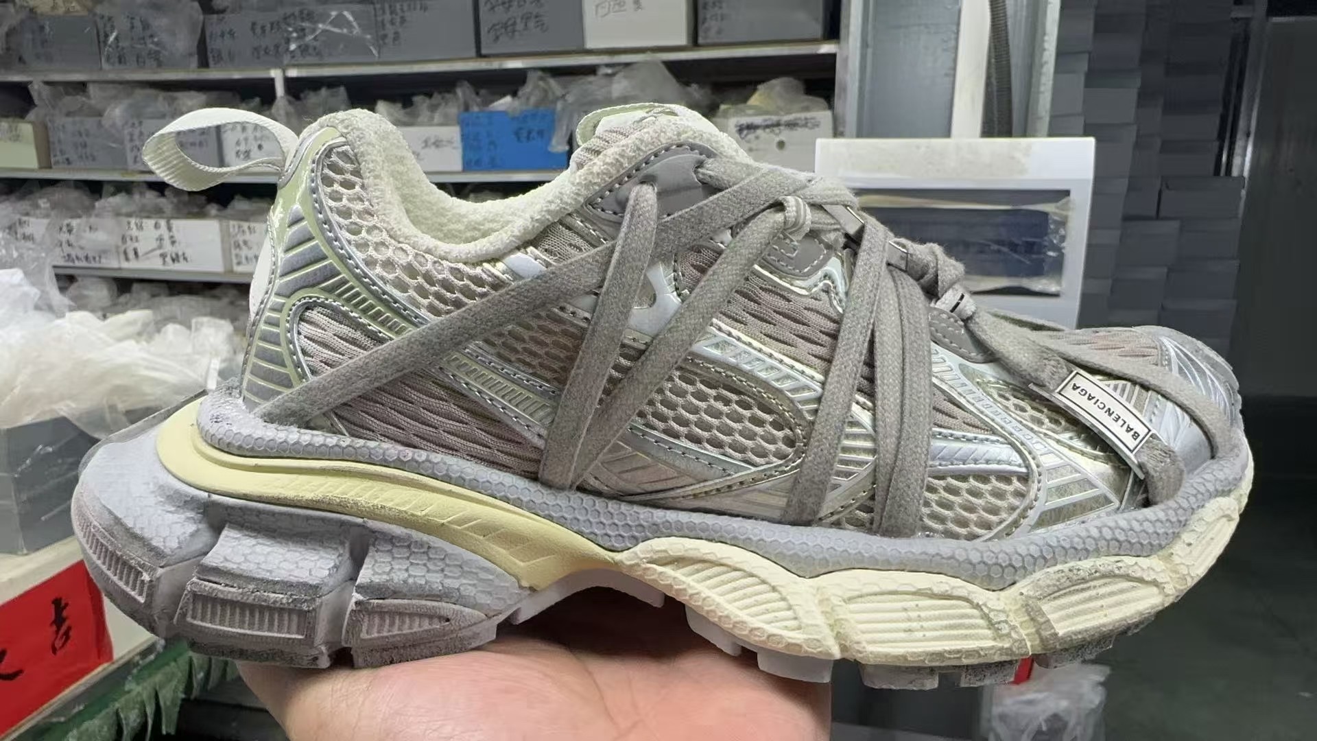 i8版 Balenciaga Phantom Sneaker 3XL 巴黎世家10代金属风 新款绑带 潮流跑鞋 825599 W3XCH 9191-莆田鞋,莆田鞋货源,高仿鞋,高仿鞋货源,安福档口,莆田高仿鞋,莆田鞋批发,高仿鞋批发,莆田高仿运动鞋,高仿运动鞋,莆田运动鞋 i8版 Balenciaga Phantom Sneaker 3XL 巴黎世家10代金属风 新款绑带 潮流跑鞋 825599 W3XCH 9191