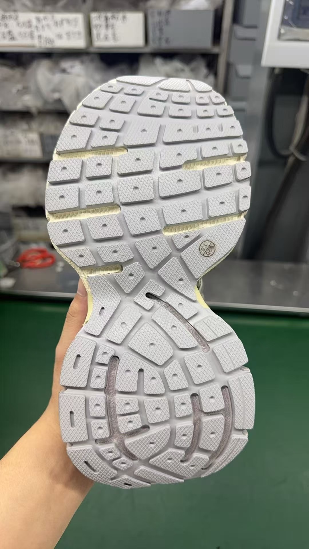 i8版 Balenciaga Phantom Sneaker 3XL 巴黎世家10代金属风 新款绑带 潮流跑鞋 825599 W3XCH 9191-莆田鞋,莆田鞋货源,高仿鞋,高仿鞋货源,安福档口,莆田高仿鞋,莆田鞋批发,高仿鞋批发,莆田高仿运动鞋,高仿运动鞋,莆田运动鞋 i8版 Balenciaga Phantom Sneaker 3XL 巴黎世家10代金属风 新款绑带 潮流跑鞋 825599 W3XCH 9191