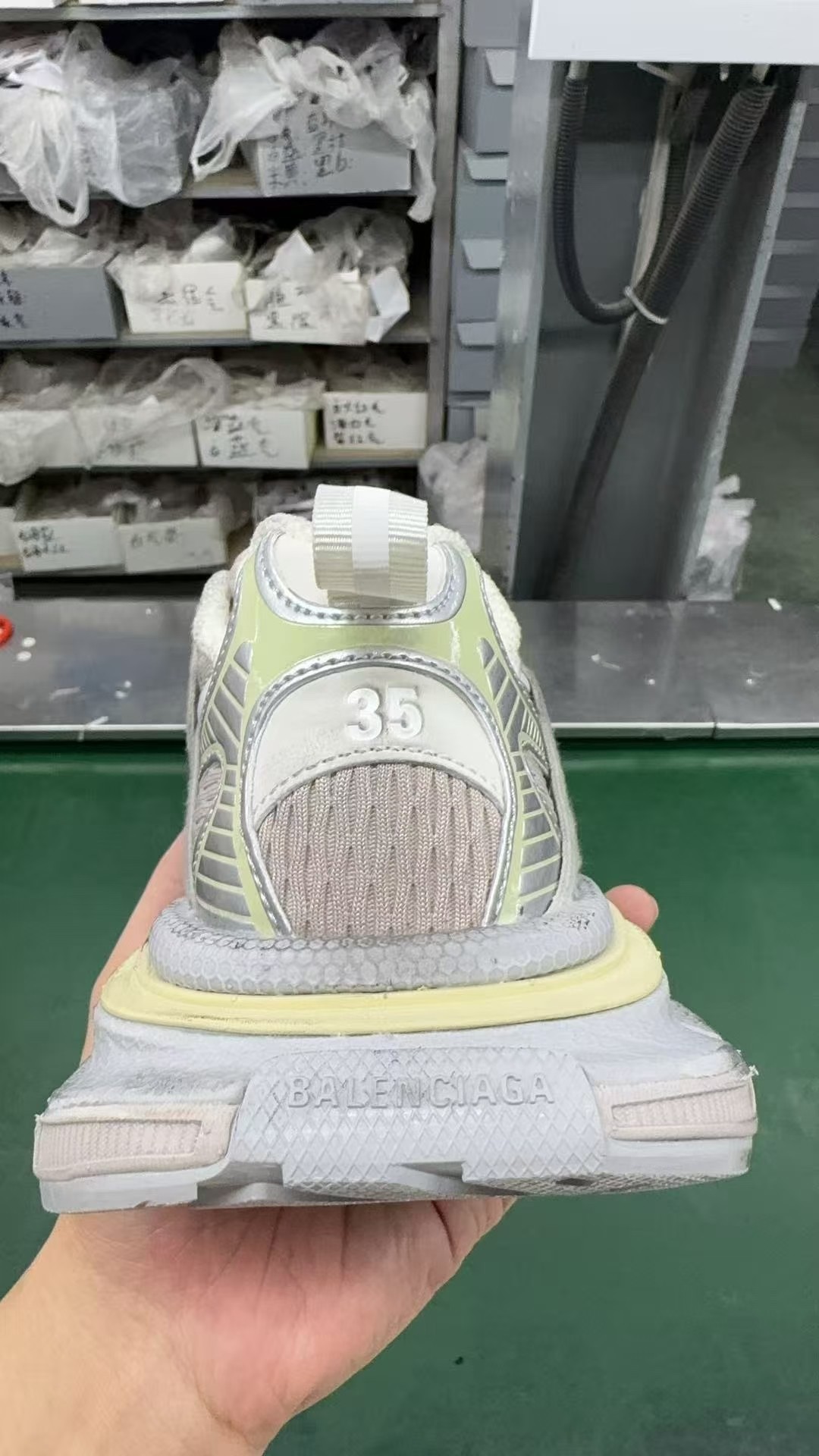 i8版 Balenciaga Phantom Sneaker 3XL 巴黎世家10代金属风 新款绑带 潮流跑鞋 825599 W3XCH 9191-莆田鞋,莆田鞋货源,高仿鞋,高仿鞋货源,安福档口,莆田高仿鞋,莆田鞋批发,高仿鞋批发,莆田高仿运动鞋,高仿运动鞋,莆田运动鞋 i8版 Balenciaga Phantom Sneaker 3XL 巴黎世家10代金属风 新款绑带 潮流跑鞋 825599 W3XCH 9191