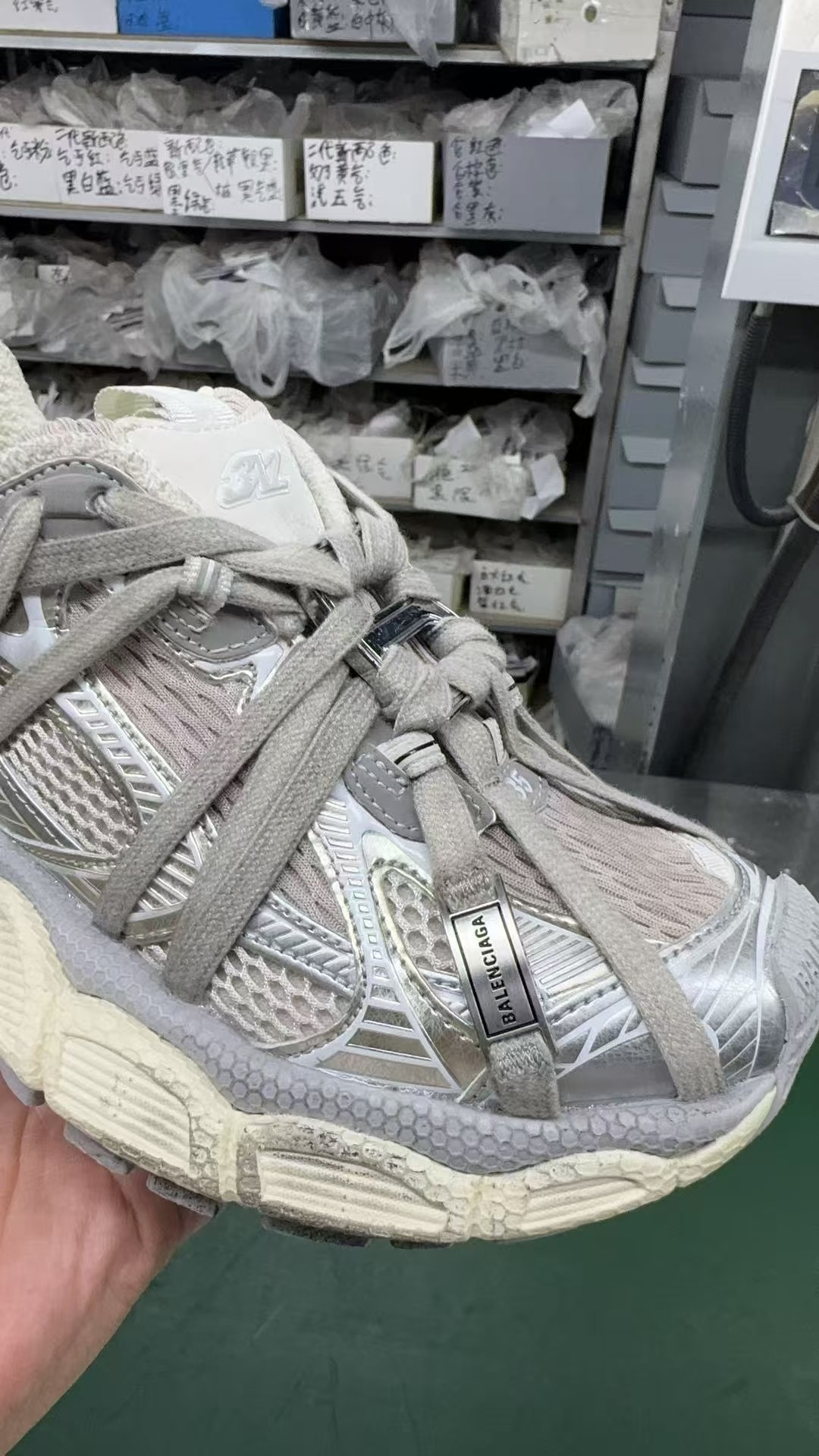 i8版 Balenciaga Phantom Sneaker 3XL 巴黎世家10代金属风 新款绑带 潮流跑鞋 825599 W3XCH 9191-莆田鞋,莆田鞋货源,高仿鞋,高仿鞋货源,安福档口,莆田高仿鞋,莆田鞋批发,高仿鞋批发,莆田高仿运动鞋,高仿运动鞋,莆田运动鞋 i8版 Balenciaga Phantom Sneaker 3XL 巴黎世家10代金属风 新款绑带 潮流跑鞋 825599 W3XCH 9191