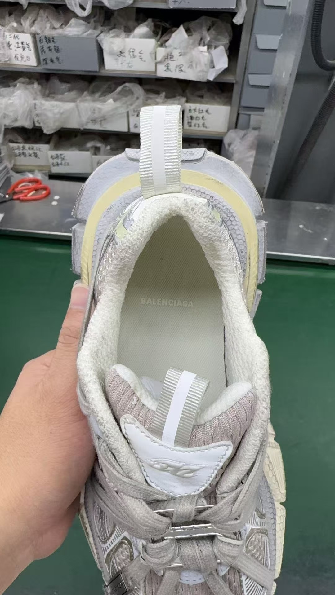 i8版 Balenciaga Phantom Sneaker 3XL 巴黎世家10代金属风 新款绑带 潮流跑鞋 825599 W3XCH 9191-莆田鞋,莆田鞋货源,高仿鞋,高仿鞋货源,安福档口,莆田高仿鞋,莆田鞋批发,高仿鞋批发,莆田高仿运动鞋,高仿运动鞋,莆田运动鞋 i8版 Balenciaga Phantom Sneaker 3XL 巴黎世家10代金属风 新款绑带 潮流跑鞋 825599 W3XCH 9191