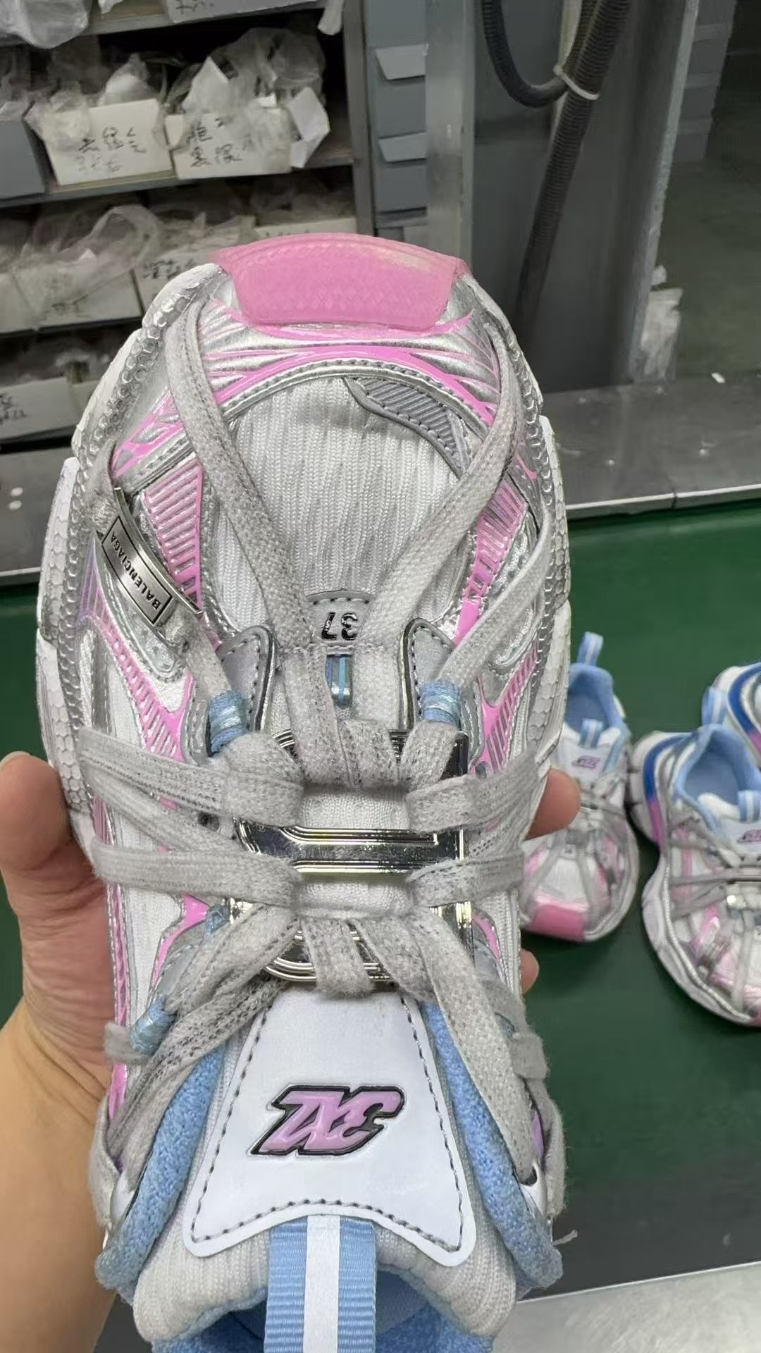 i8版 Balenciaga Phantom Sneaker 3XL 巴黎世家10代金属风 新款绑带 潮流跑鞋 825599 W3XCH 9191-莆田鞋,莆田鞋货源,高仿鞋,高仿鞋货源,安福档口,莆田高仿鞋,莆田鞋批发,高仿鞋批发,莆田高仿运动鞋,高仿运动鞋,莆田运动鞋 i8版 Balenciaga Phantom Sneaker 3XL 巴黎世家10代金属风 新款绑带 潮流跑鞋 825599 W3XCH 9191