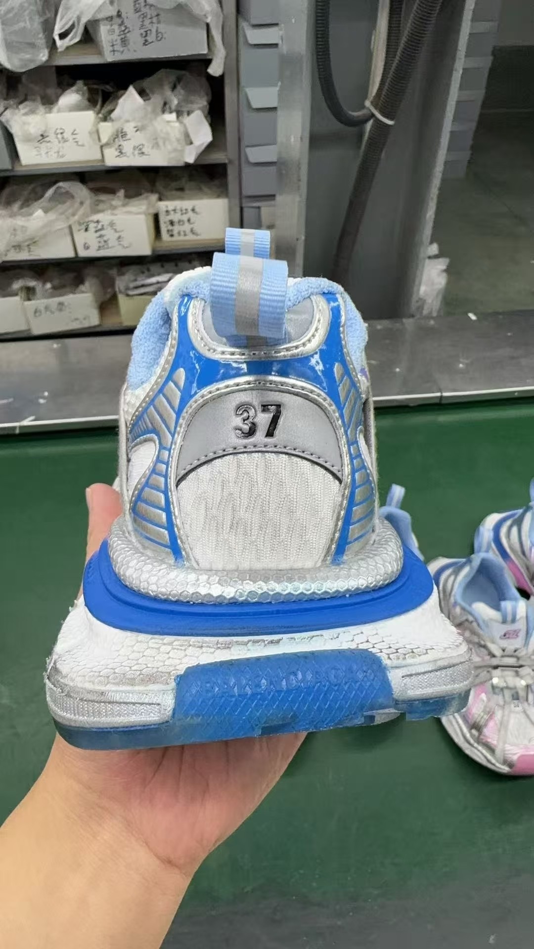 i8版 Balenciaga Phantom Sneaker 3XL 巴黎世家10代金属风 新款绑带 潮流跑鞋 825599 W3XCH 9191-莆田鞋,莆田鞋货源,高仿鞋,高仿鞋货源,安福档口,莆田高仿鞋,莆田鞋批发,高仿鞋批发,莆田高仿运动鞋,高仿运动鞋,莆田运动鞋 i8版 Balenciaga Phantom Sneaker 3XL 巴黎世家10代金属风 新款绑带 潮流跑鞋 825599 W3XCH 9191