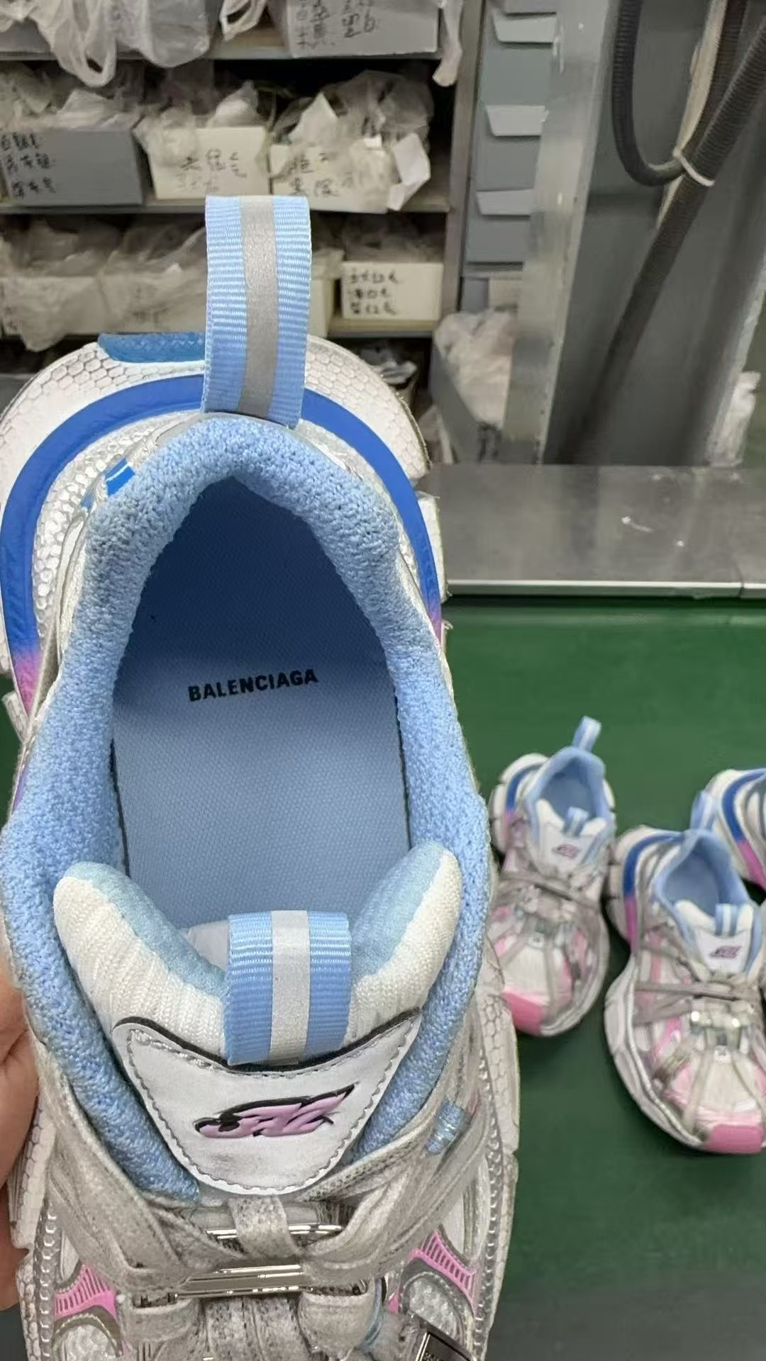 i8版 Balenciaga Phantom Sneaker 3XL 巴黎世家10代金属风 新款绑带 潮流跑鞋 825599 W3XCH 9191-莆田鞋,莆田鞋货源,高仿鞋,高仿鞋货源,安福档口,莆田高仿鞋,莆田鞋批发,高仿鞋批发,莆田高仿运动鞋,高仿运动鞋,莆田运动鞋 i8版 Balenciaga Phantom Sneaker 3XL 巴黎世家10代金属风 新款绑带 潮流跑鞋 825599 W3XCH 9191