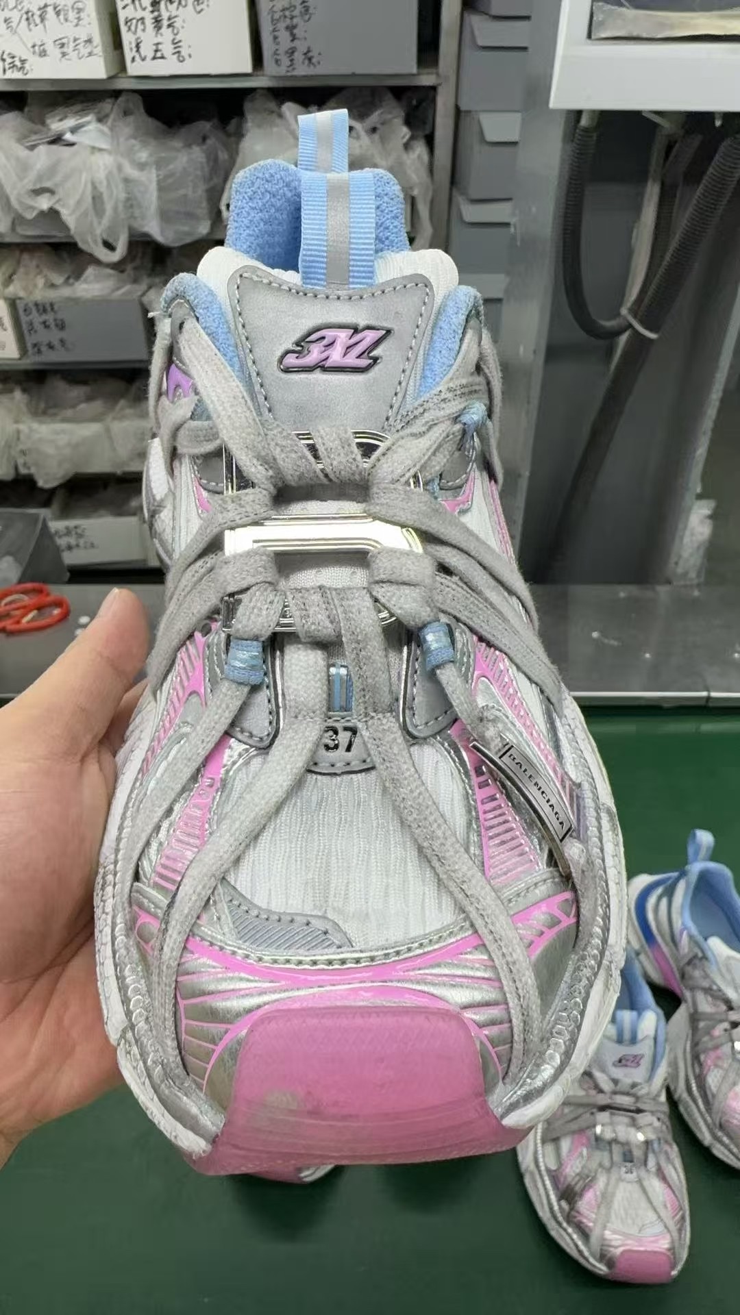 i8版 Balenciaga Phantom Sneaker 3XL 巴黎世家10代金属风 新款绑带 潮流跑鞋 825599 W3XCH 9191-莆田鞋,莆田鞋货源,高仿鞋,高仿鞋货源,安福档口,莆田高仿鞋,莆田鞋批发,高仿鞋批发,莆田高仿运动鞋,高仿运动鞋,莆田运动鞋 i8版 Balenciaga Phantom Sneaker 3XL 巴黎世家10代金属风 新款绑带 潮流跑鞋 825599 W3XCH 9191