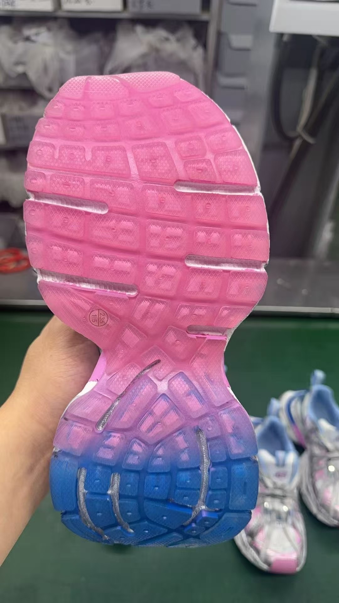 i8版 Balenciaga Phantom Sneaker 3XL 巴黎世家10代金属风 新款绑带 潮流跑鞋 825599 W3XCH 9191-莆田鞋,莆田鞋货源,高仿鞋,高仿鞋货源,安福档口,莆田高仿鞋,莆田鞋批发,高仿鞋批发,莆田高仿运动鞋,高仿运动鞋,莆田运动鞋 i8版 Balenciaga Phantom Sneaker 3XL 巴黎世家10代金属风 新款绑带 潮流跑鞋 825599 W3XCH 9191