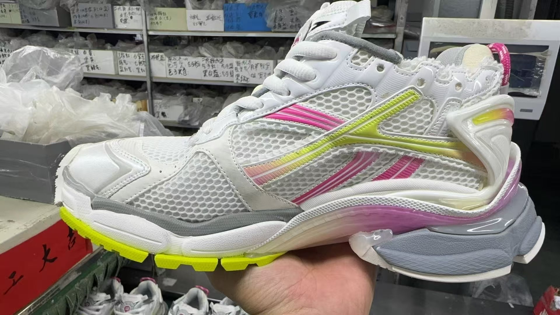 i8 版本顶级纯原版本 Balenciaga巴黎世家 新配色7.5代（白粉）