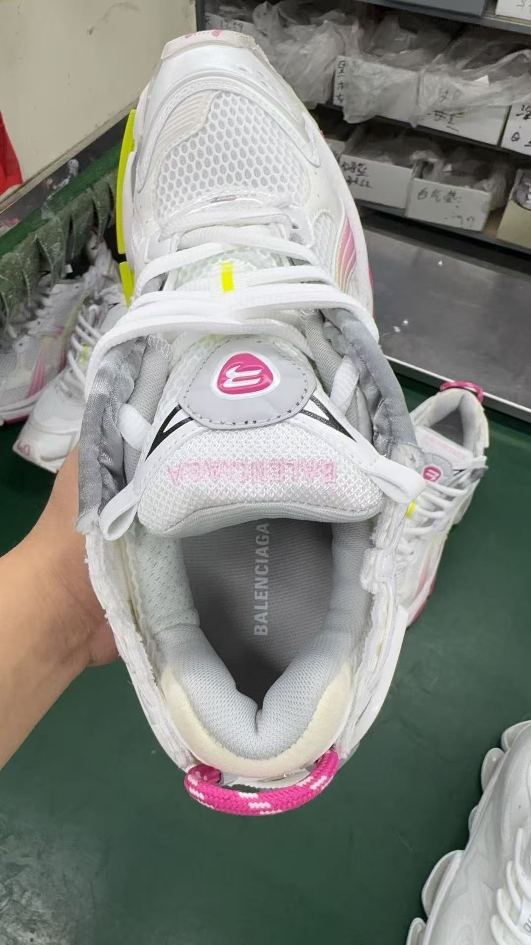 i8 版本顶级纯原版本 Balenciaga巴黎世家 新配色7.5代（白粉）