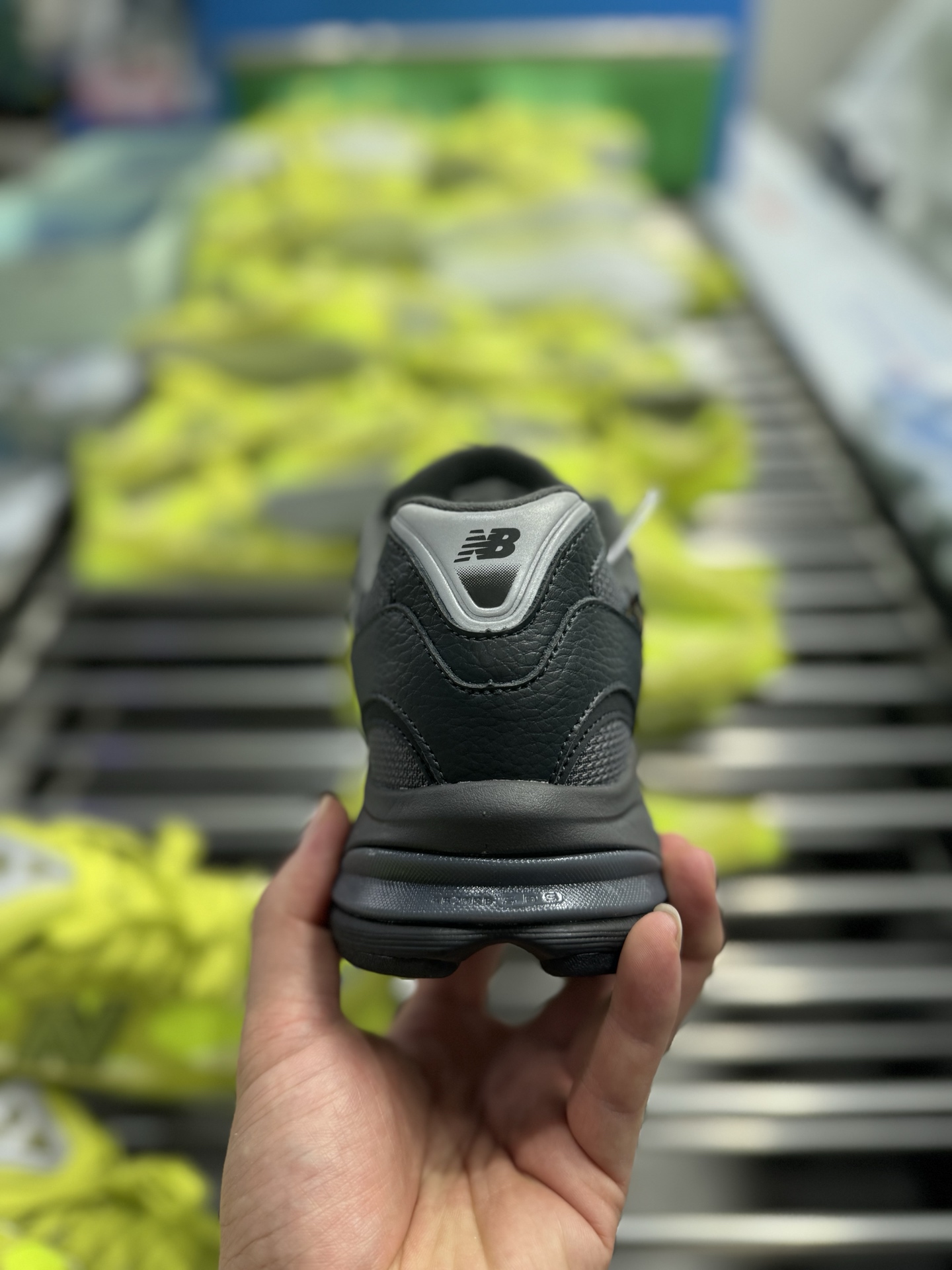 P240 New Balance M2010系列 新百伦 复古老爹风网布跑步休闲运动鞋 U2010RTC
