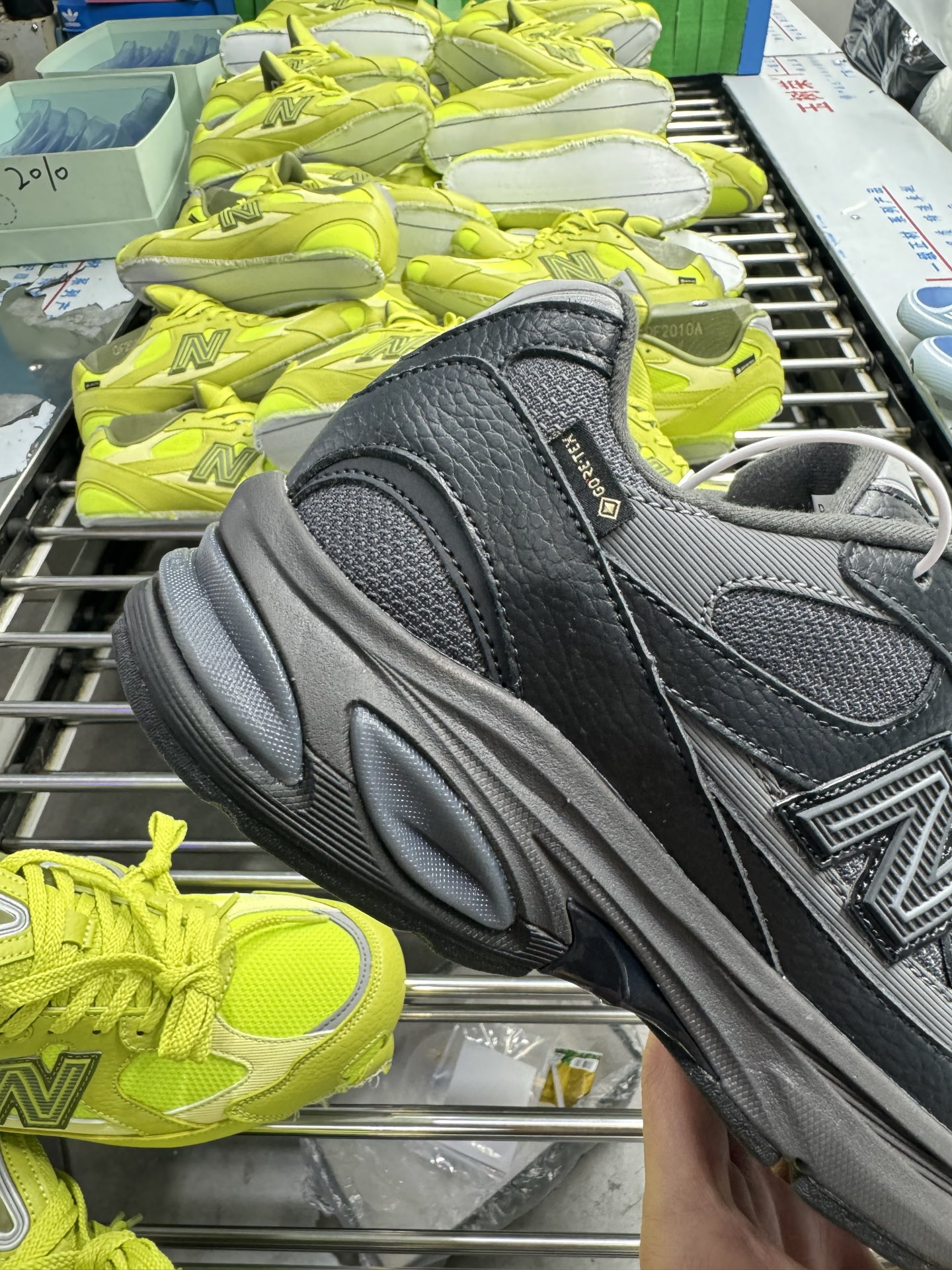 P240 New Balance M2010系列 新百伦 复古老爹风网布跑步休闲运动鞋 U2010RTC
