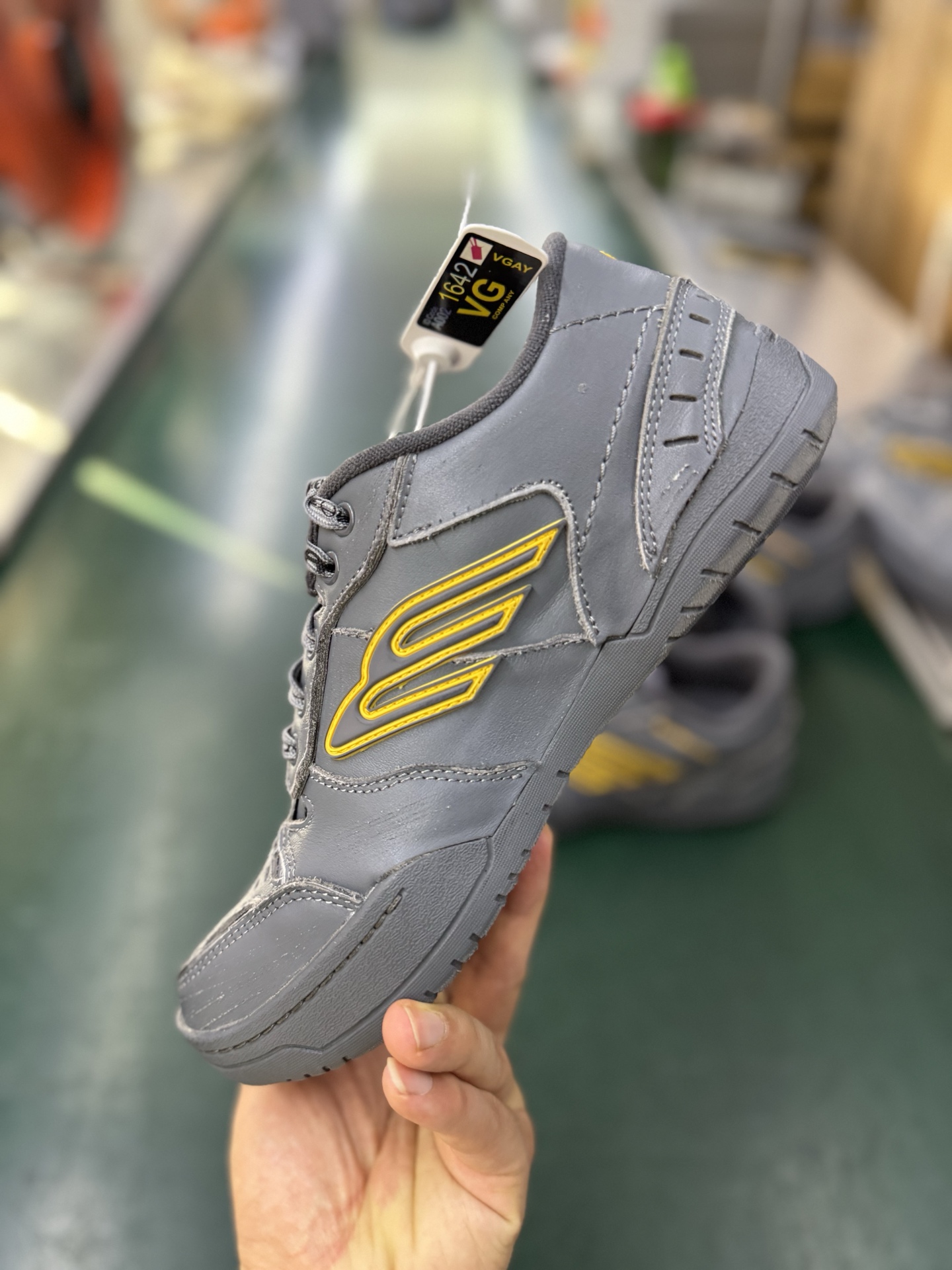 VG版本Balenciaga Hamptons Worn-Out 巴黎世家十八18代 涤纶(聚酯纤维)牛皮革 圆头系带 低帮 生活休闲鞋板鞋-莆田鞋,莆田鞋货源,高仿鞋,高仿鞋货源,安福档口,莆田高仿鞋,莆田鞋批发,高仿鞋批发,莆田高仿运动鞋,高仿运动鞋,莆田运动鞋 VG版本Balenciaga Hamptons Worn-Out 巴黎世家十八18代 涤纶(聚酯纤维)牛皮革 圆头系带 低帮 生活休闲鞋板鞋