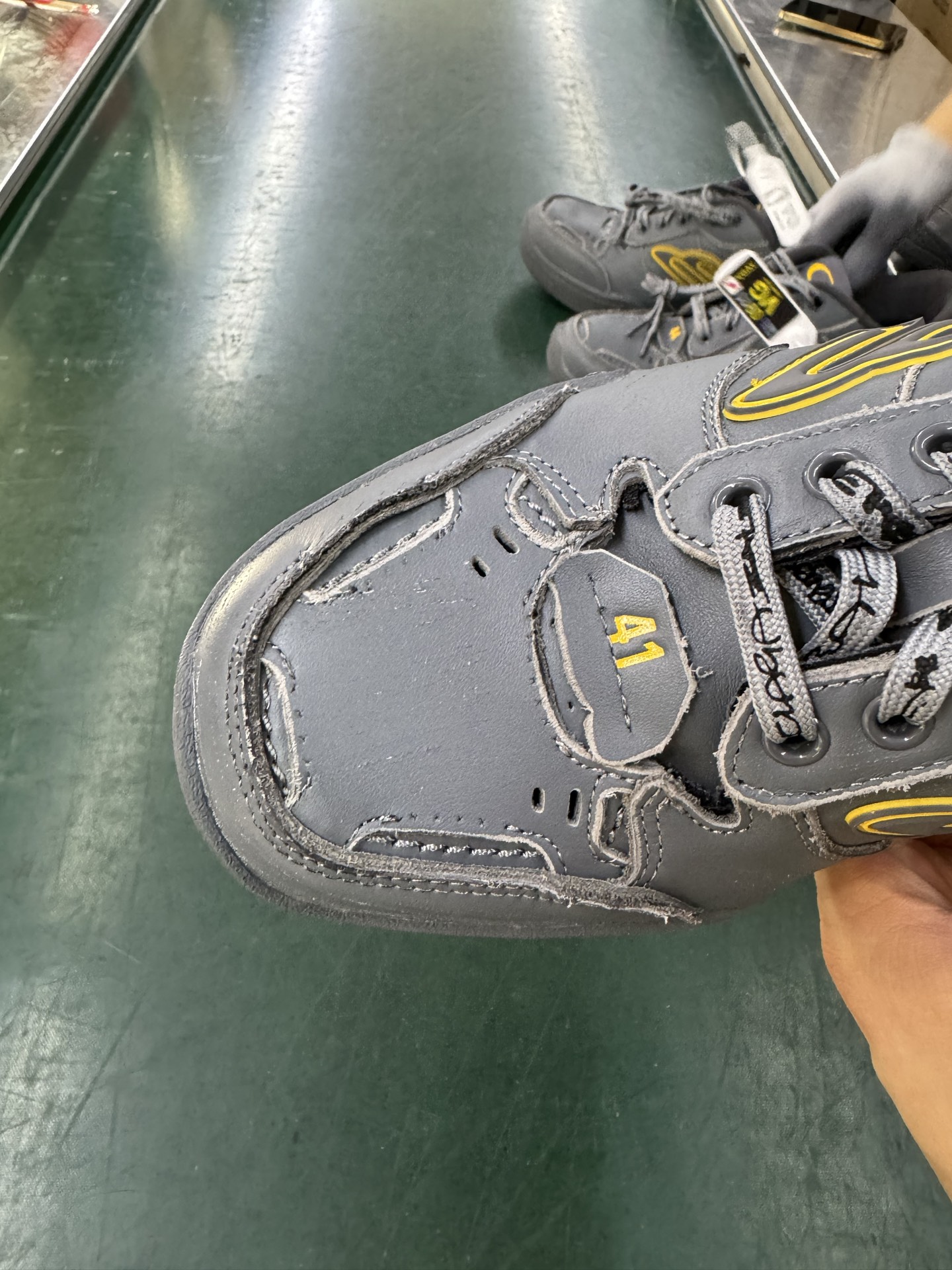 VG版本Balenciaga Hamptons Worn-Out 巴黎世家十八18代 涤纶(聚酯纤维)牛皮革 圆头系带 低帮 生活休闲鞋板鞋-莆田鞋,莆田鞋货源,高仿鞋,高仿鞋货源,安福档口,莆田高仿鞋,莆田鞋批发,高仿鞋批发,莆田高仿运动鞋,高仿运动鞋,莆田运动鞋 VG版本Balenciaga Hamptons Worn-Out 巴黎世家十八18代 涤纶(聚酯纤维)牛皮革 圆头系带 低帮 生活休闲鞋板鞋