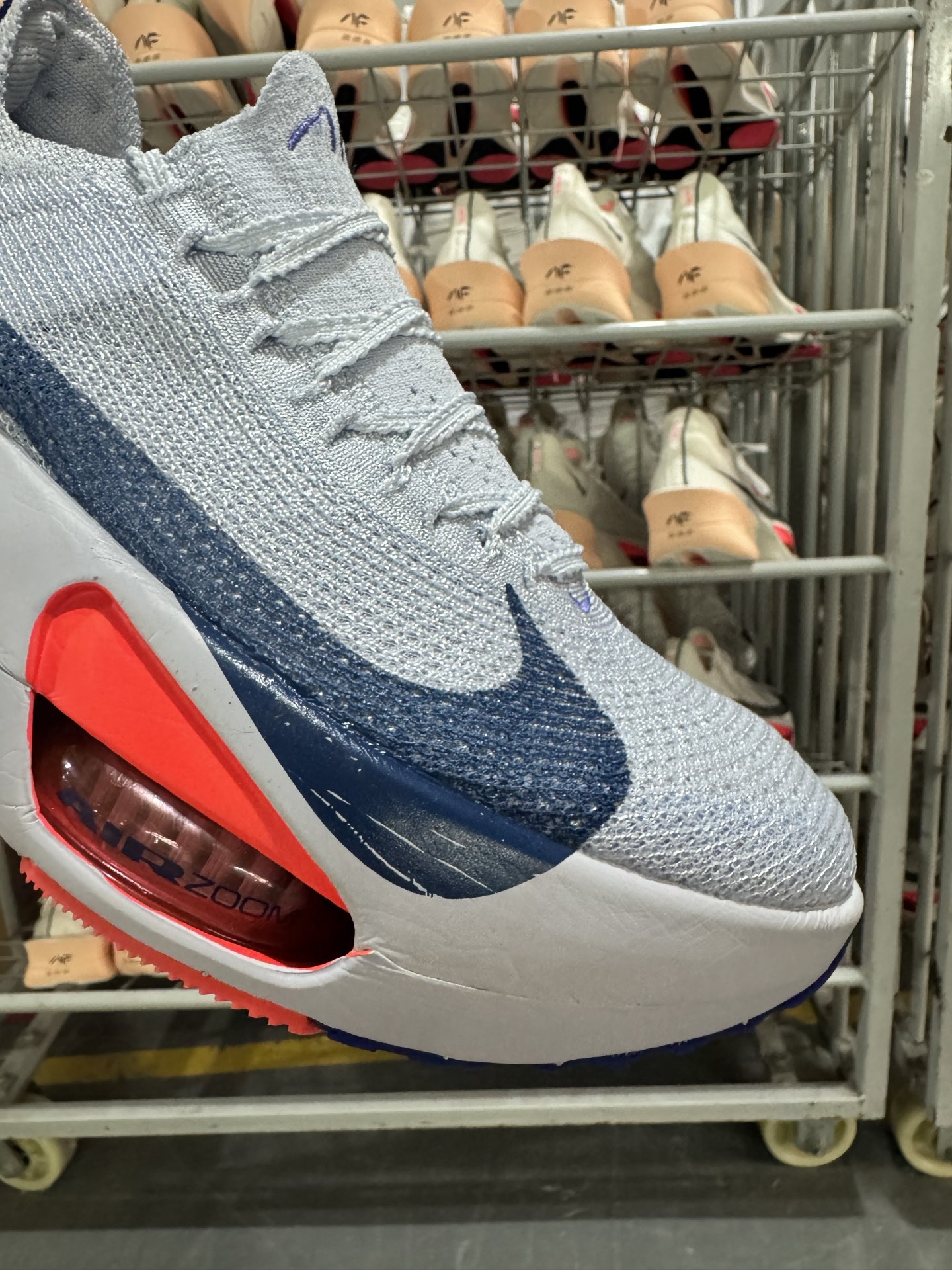 P220全新X版NK Air Zoom Alphafly 3 阿尔法飞行3代系列马拉松轻量竞速运动跑鞋 FD8311-001