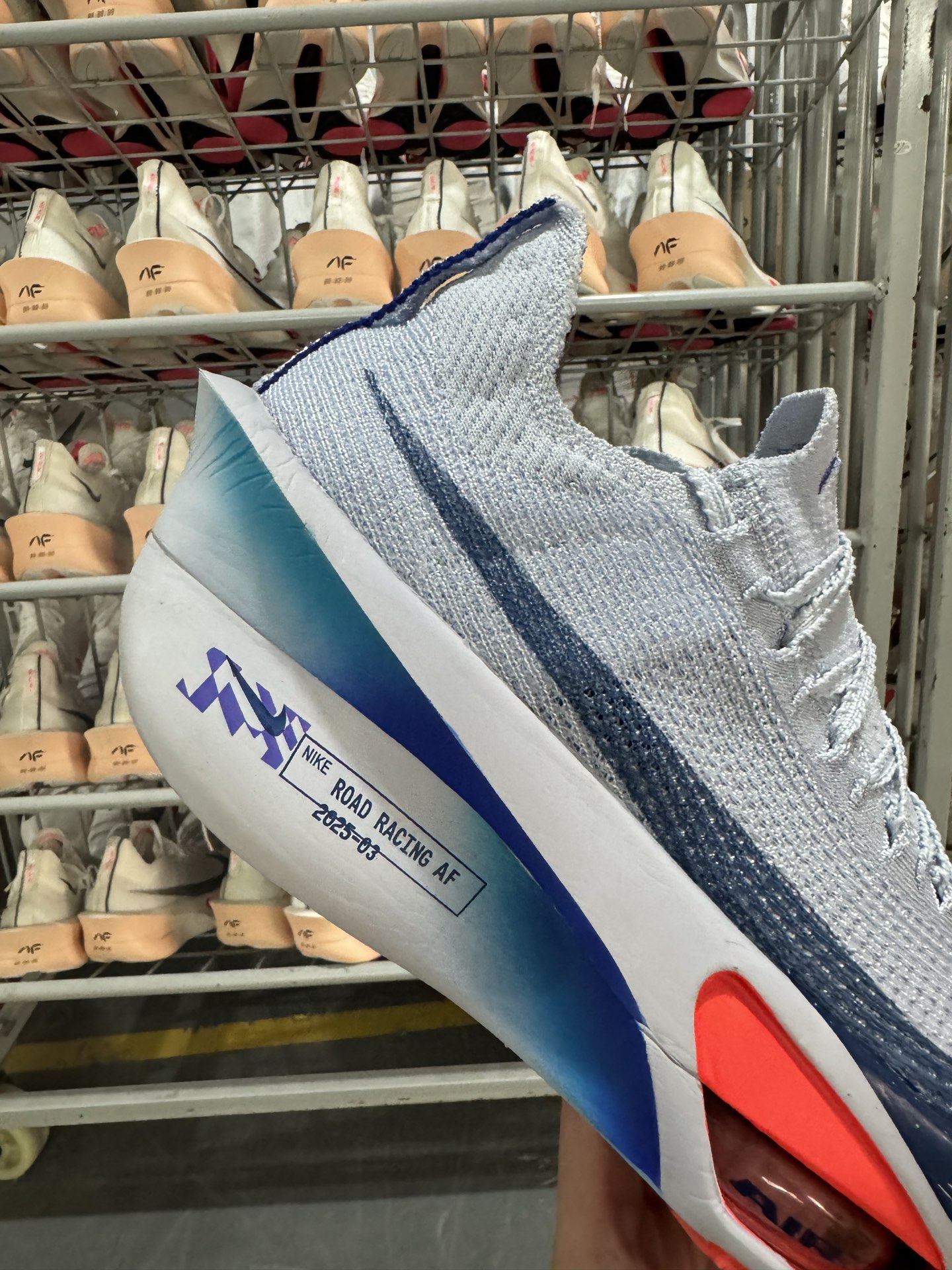 P220全新X版NK Air Zoom Alphafly 3 阿尔法飞行3代系列马拉松轻量竞速运动跑鞋 FD8311-001