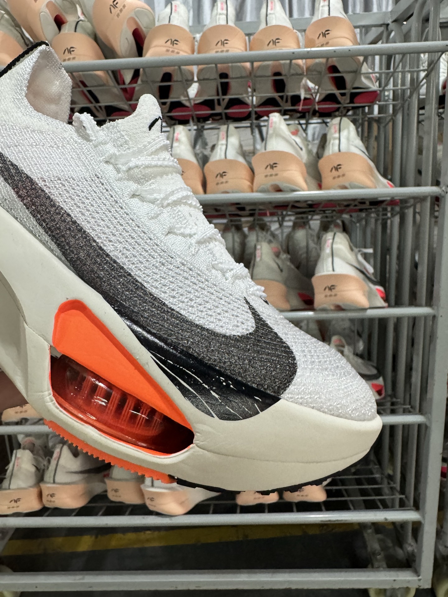 P220全新X版NK Air Zoom Alphafly 3 阿尔法飞行3代系列马拉松轻量竞速运动跑鞋  FD8357-100