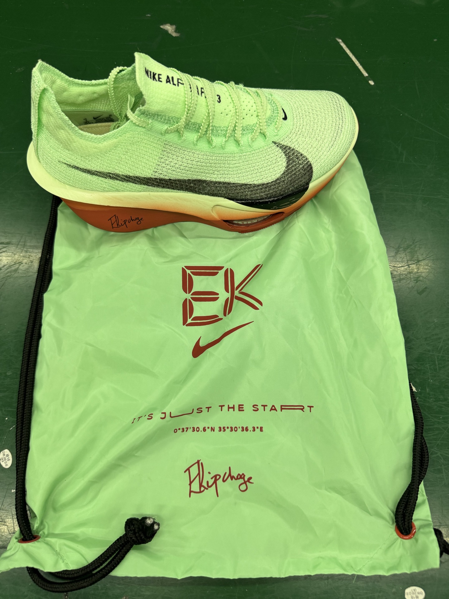 P220全新X版NK Air Zoom Alphafly 3 阿尔法飞行3代系列马拉松轻量竞速运动跑鞋  FD8357-100