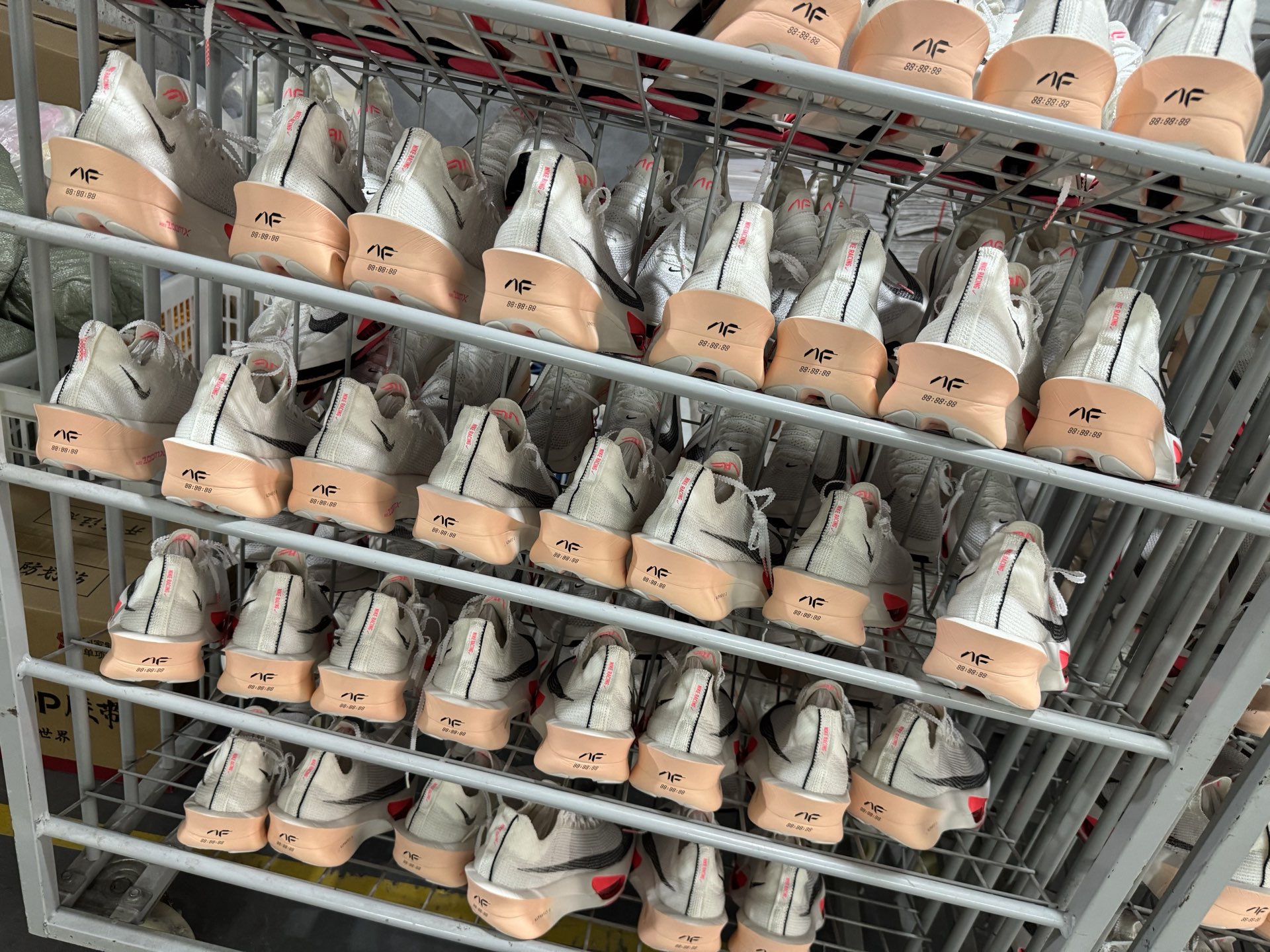 P220全新X版NK Air Zoom Alphafly 3 阿尔法飞行3代系列马拉松轻量竞速运动跑鞋  FD8357-100
