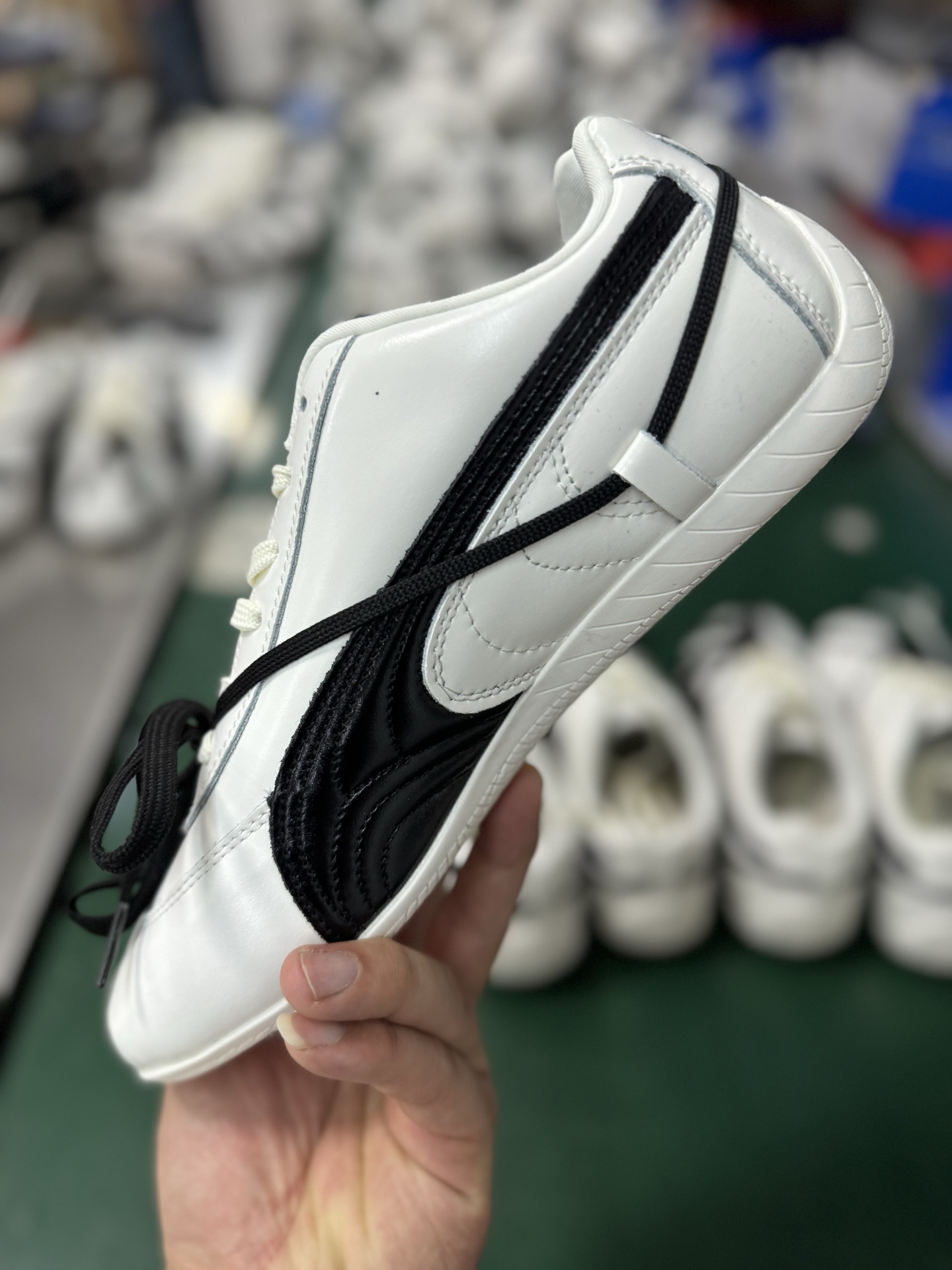 Puma x Rose Speedcat Low-Top Sneakers - Stylish & Comfortable Casual Shoes 3 i1757401610860 6370 0 2