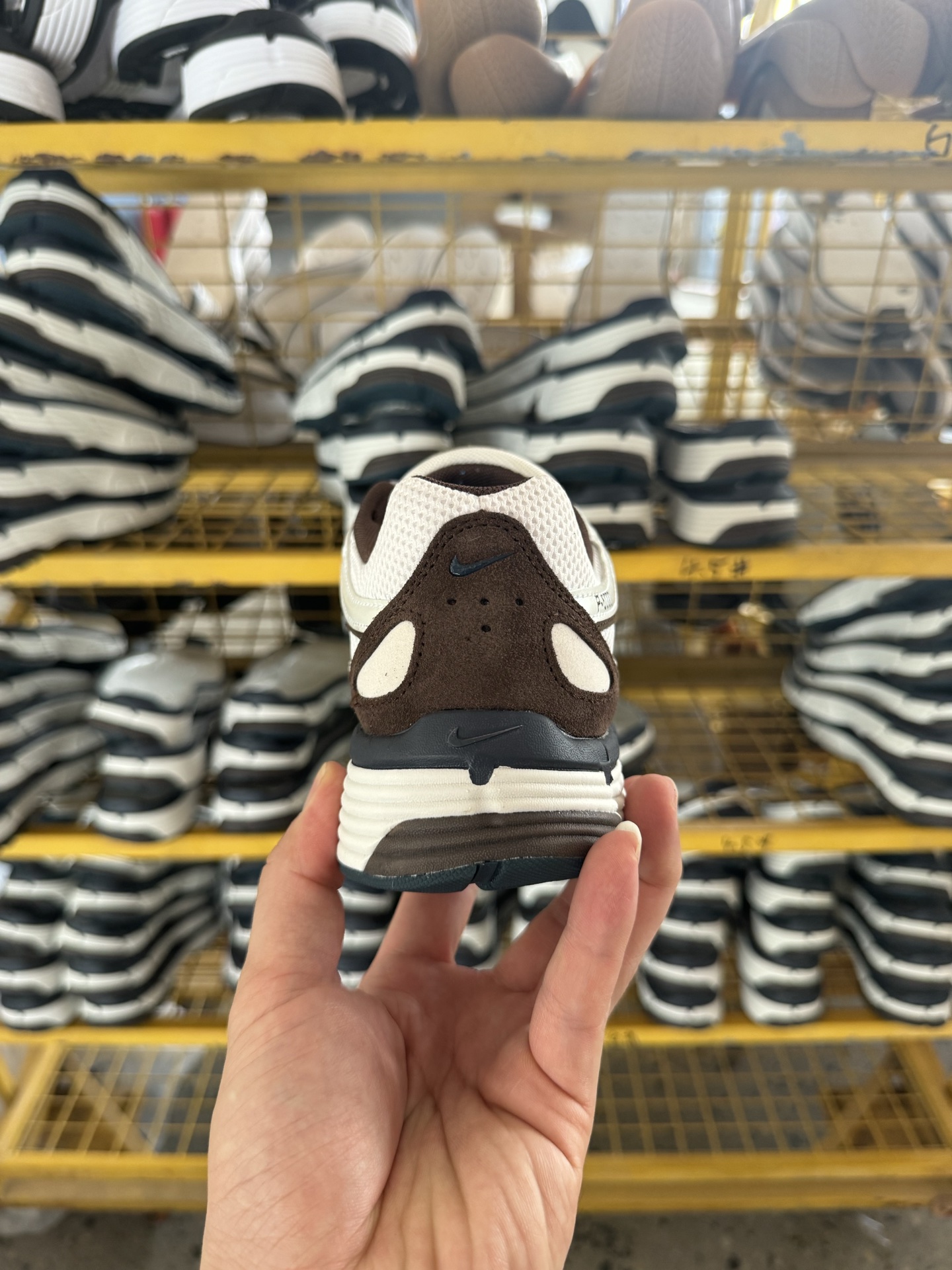 P200CS版Nike P-6000 P 复古休闲运动老爹鞋 HV8972-001