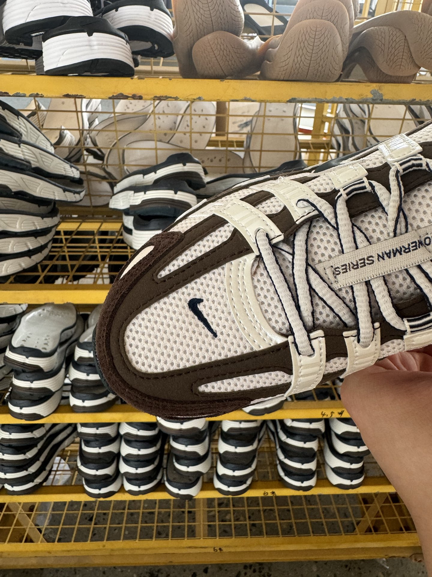 P200CS版Nike P-6000 P 复古休闲运动老爹鞋 HV8972-001