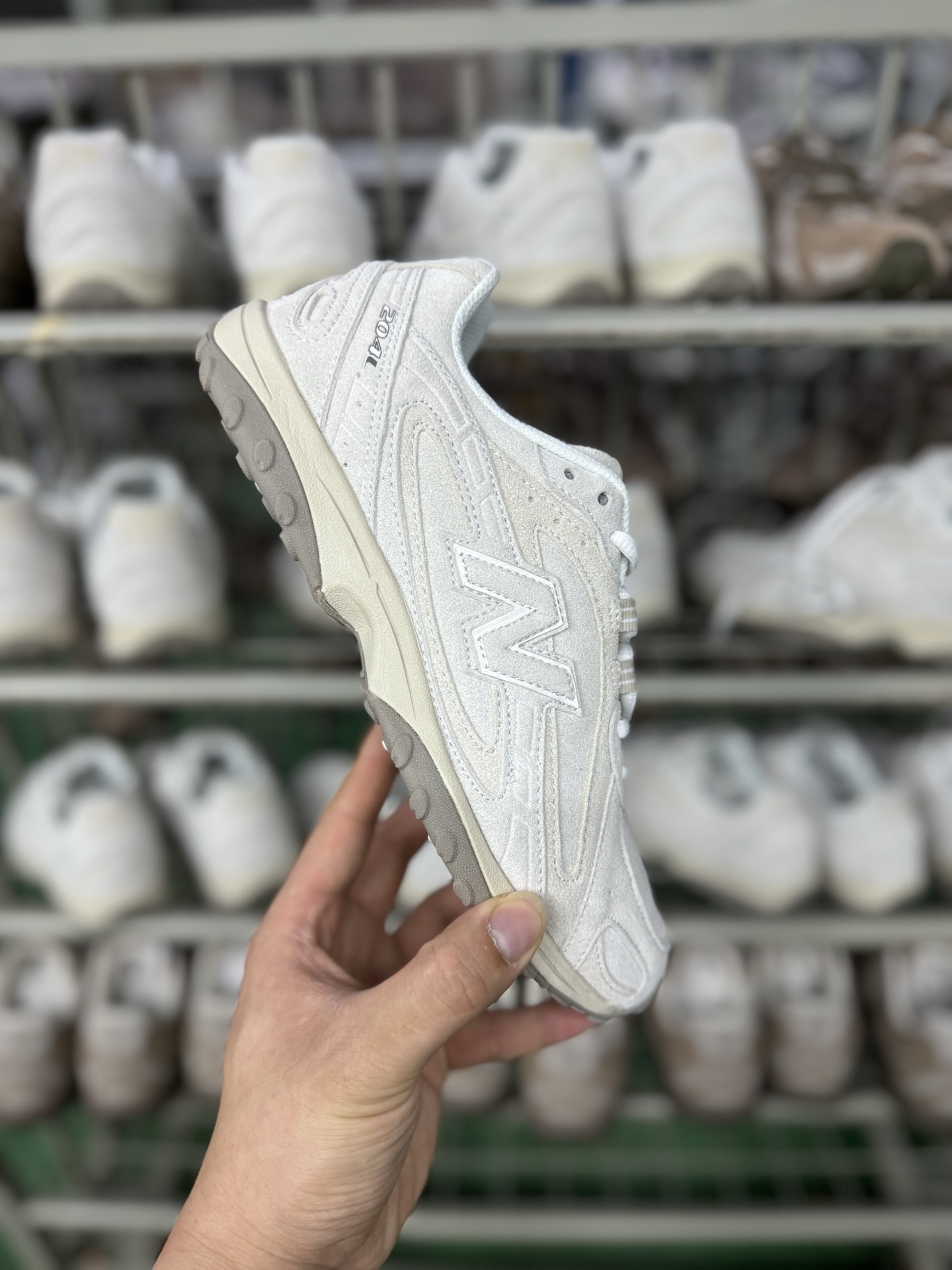 New Balance 204 Series Retro Casual Running Shoes - Versatile & Stylish