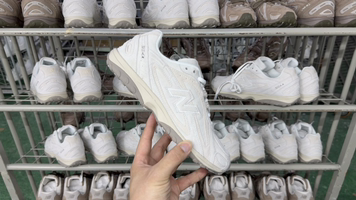 New Balance 204 Series Retro Casual Sneakers - Stylish and Comfortable