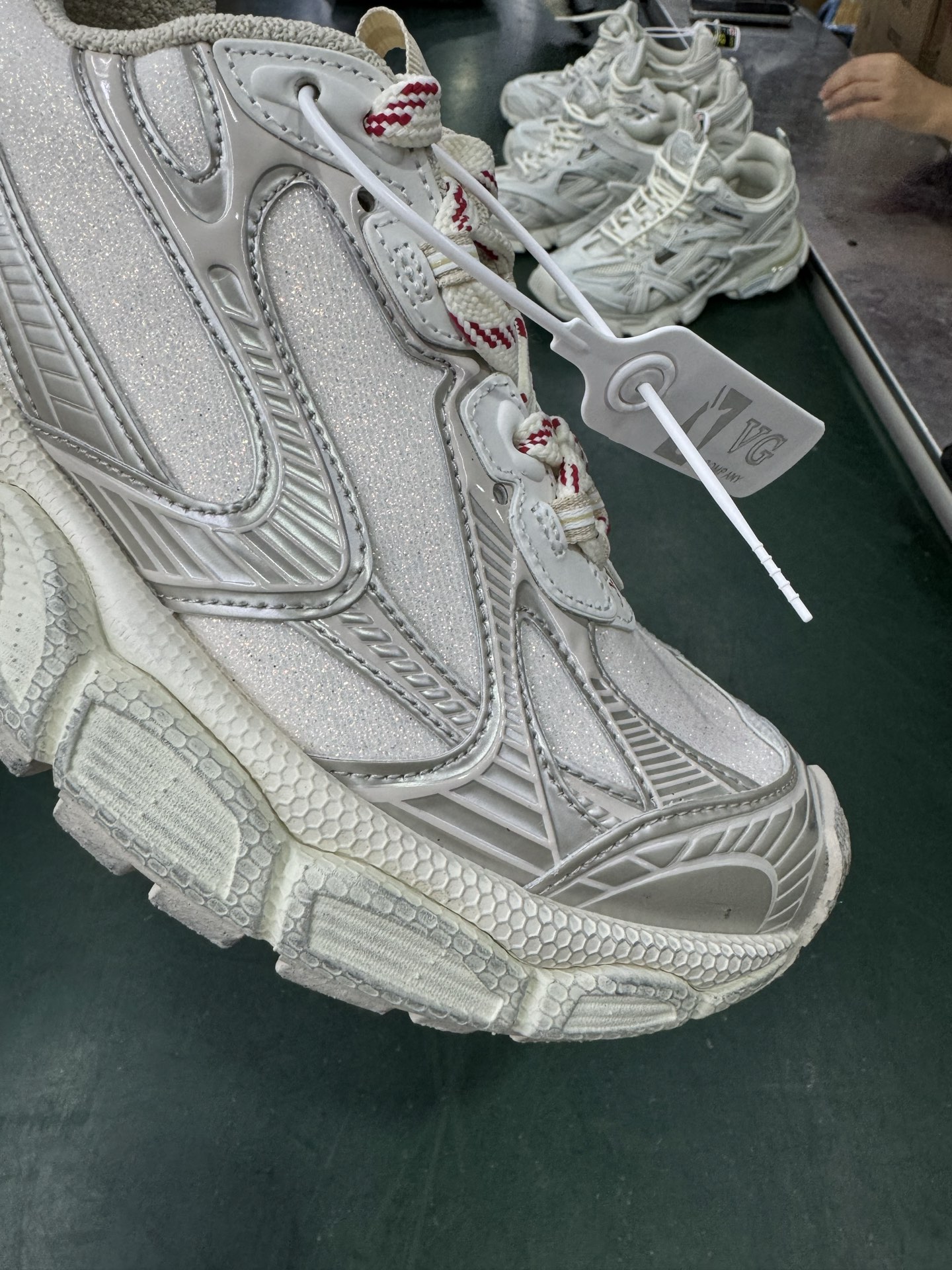 P400VG版本满天星Balenciaga巴黎世家 3XL 银粉满天星 734734 W3XLX 2260