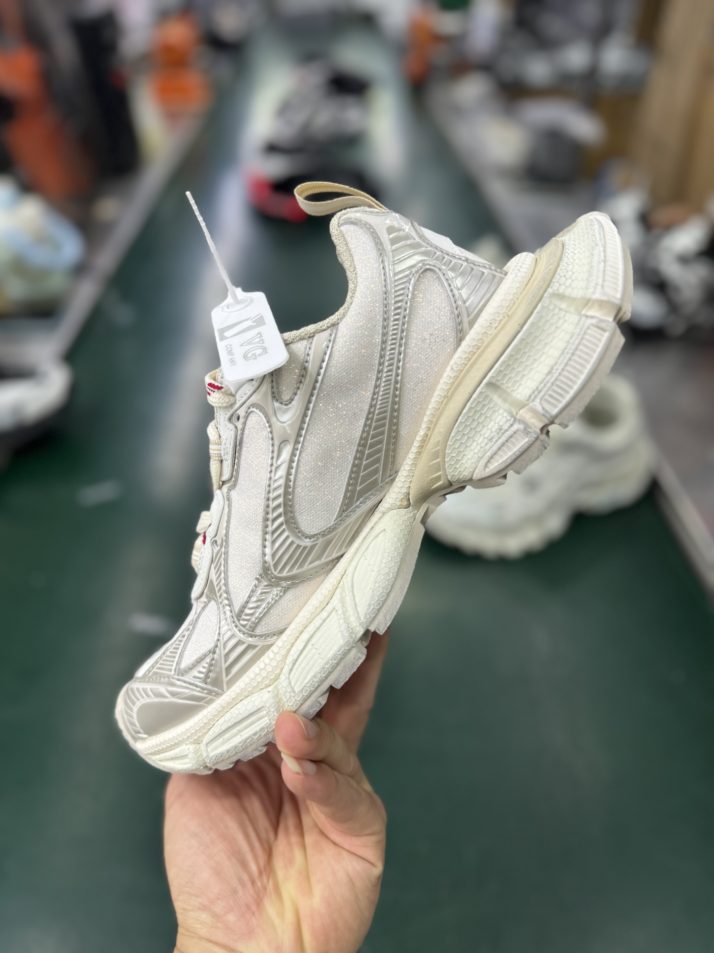 P400VG版本满天星Balenciaga巴黎世家 3XL 银粉满天星 734734 W3XLX 2260