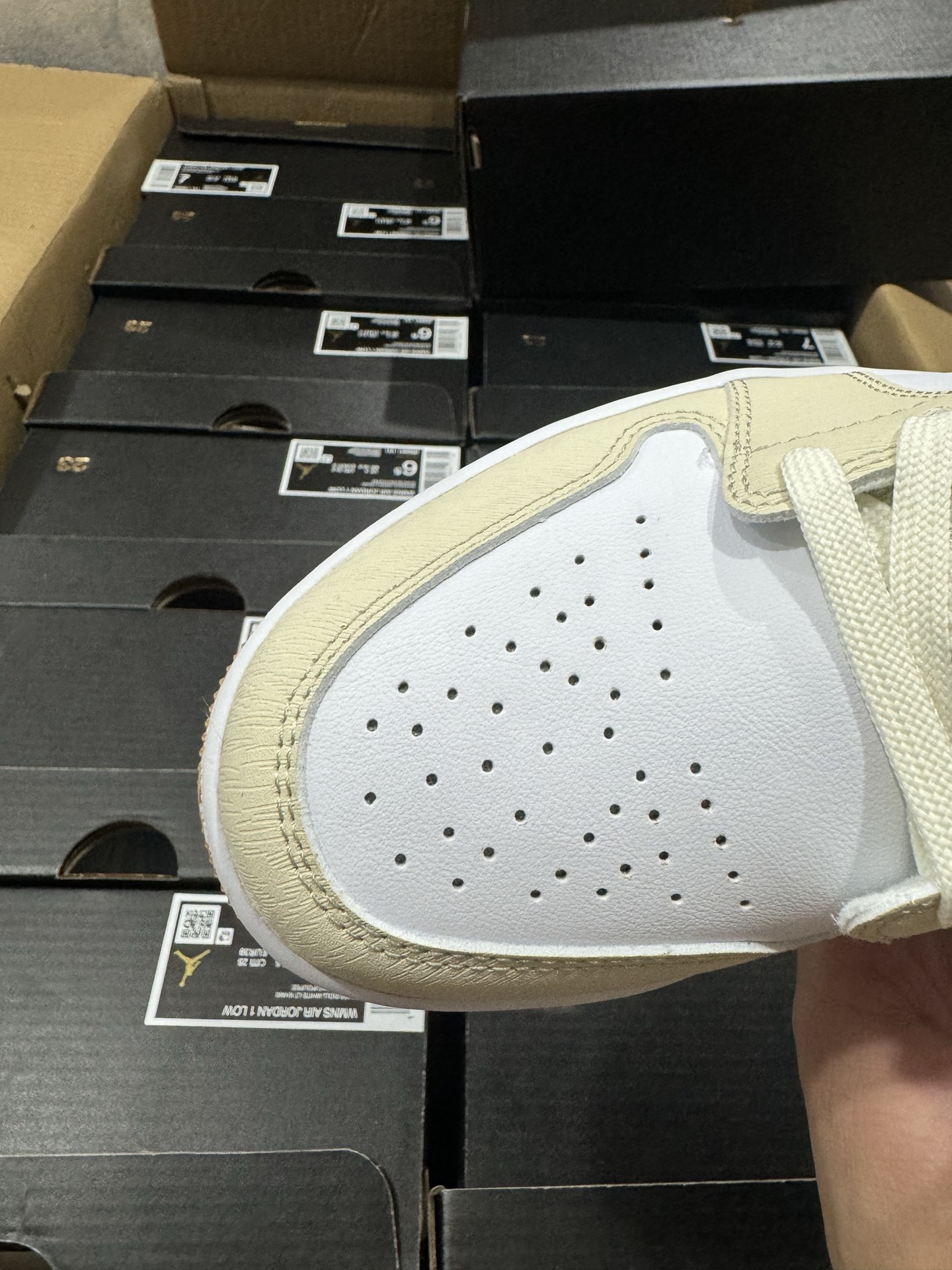 P160VT版本Air Jordan 1 Low AJ1 乔1低帮休闲板鞋 米黄粉 植物刺绣 IB8861-151