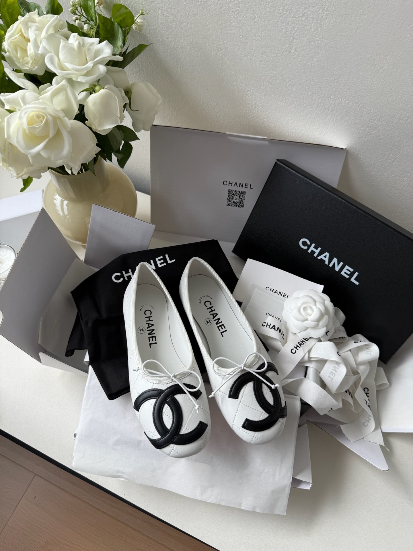 Балетки Chanel из телячьей кожи белого цвета