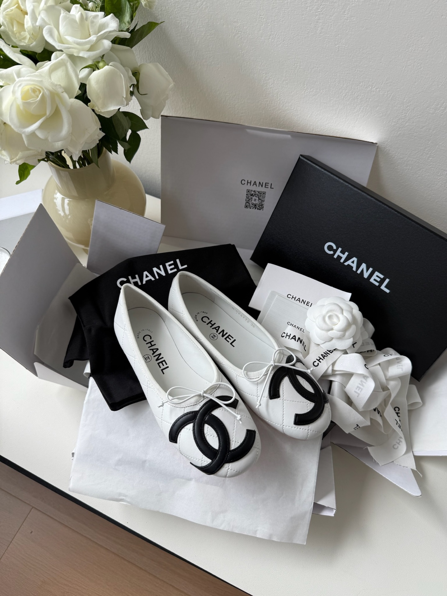 Балетки Chanel из телячьей кожи белого цвета