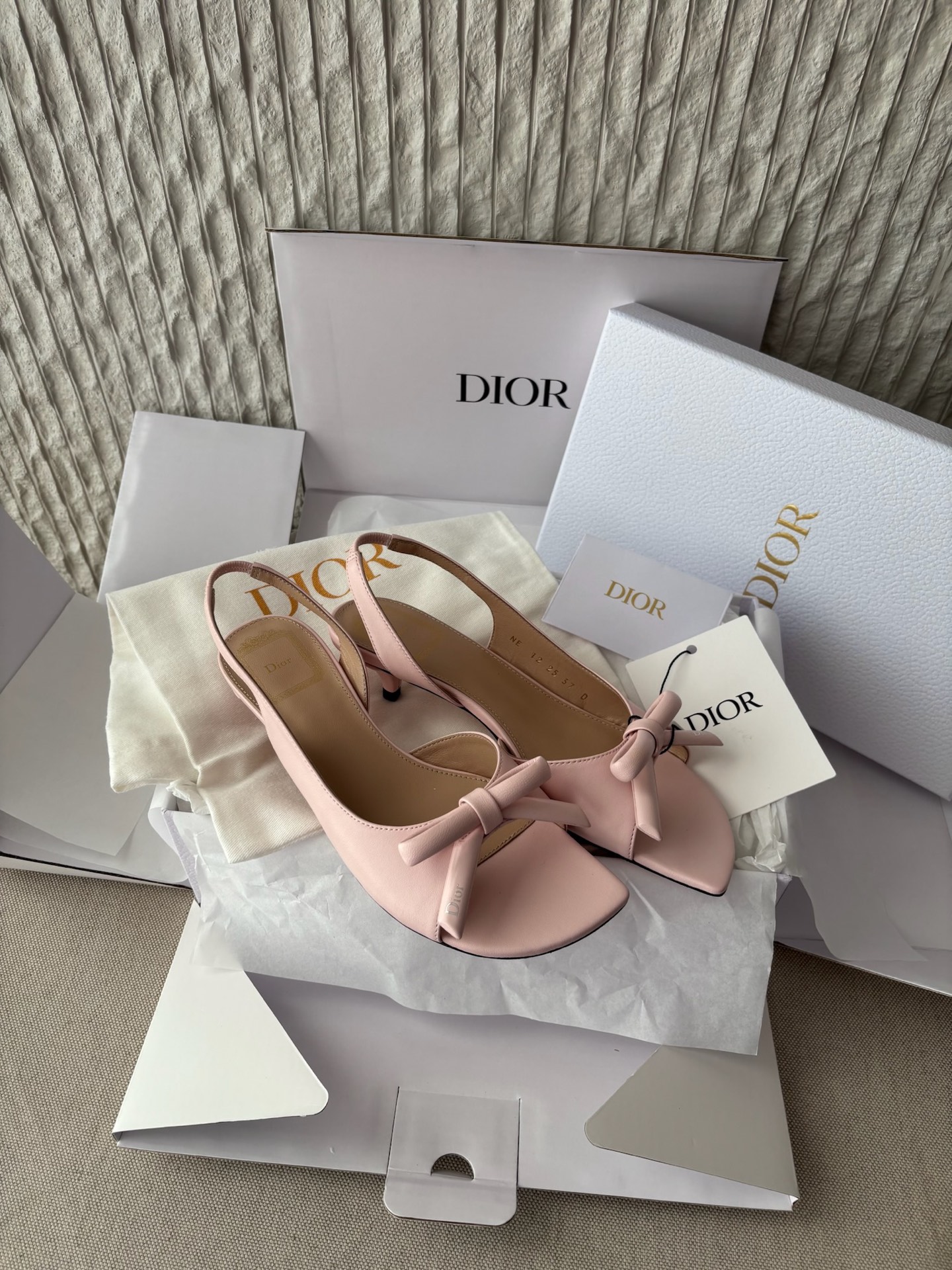 Босоножки Dior с бантом