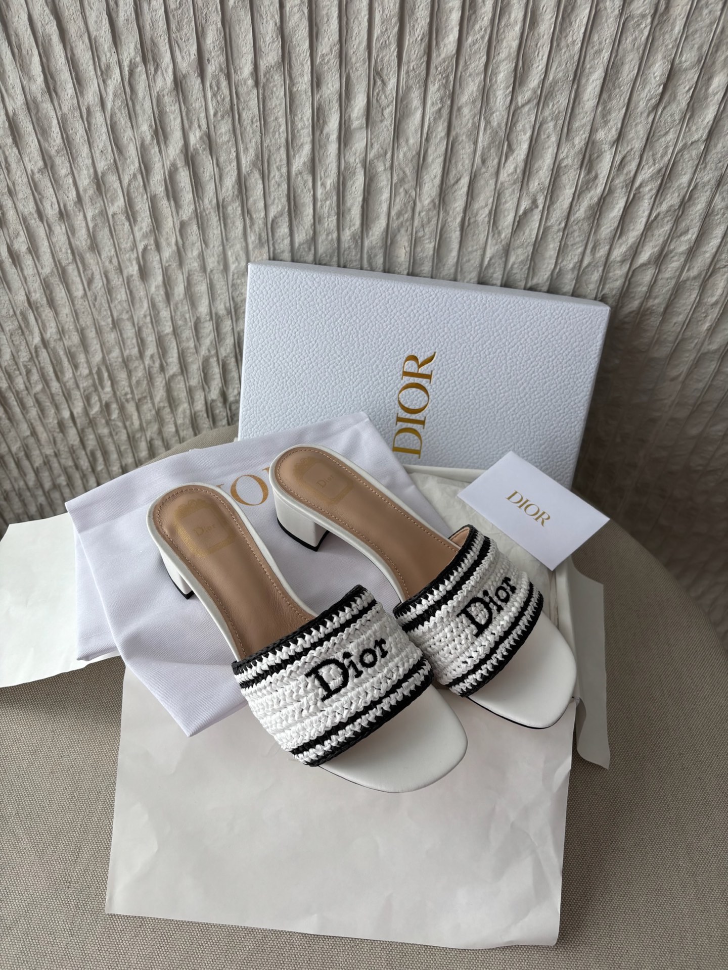 Мюли женские вязаные белые с логотипом Dior