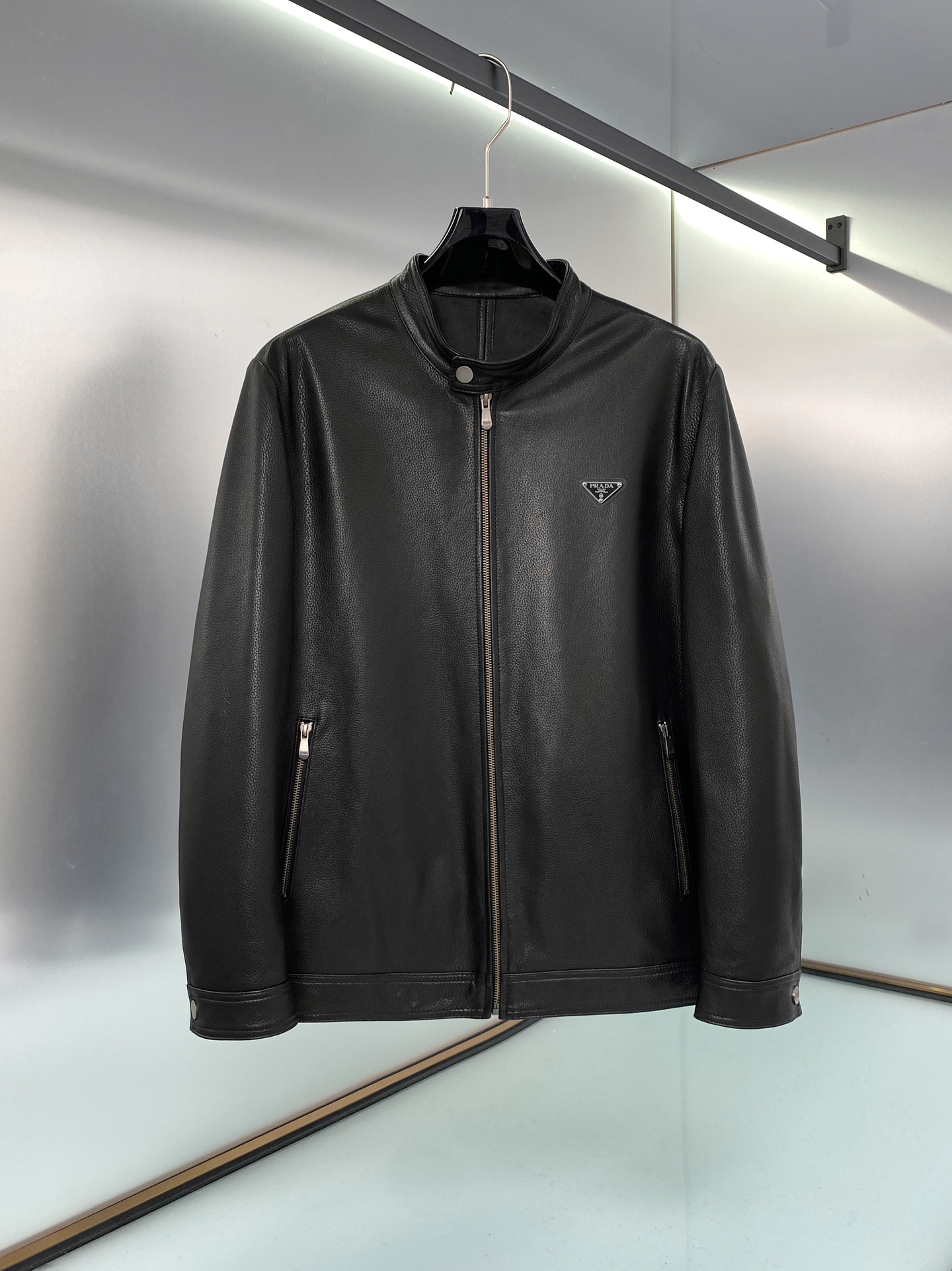 NO:754586,Year-end clearance special. Size 48 is suitable for about 100-120 pounds. Imported goatskin. Special price is non-refundable. Payment is subject to payment. First come first served!  ,,sheepskin,Top Customize119860909年末清仓特价 48码适合100-120斤左右 进口山羊皮 特价不退换,付款为准,先到先得！,,sheepskin,Top Customize1,Men's clothing