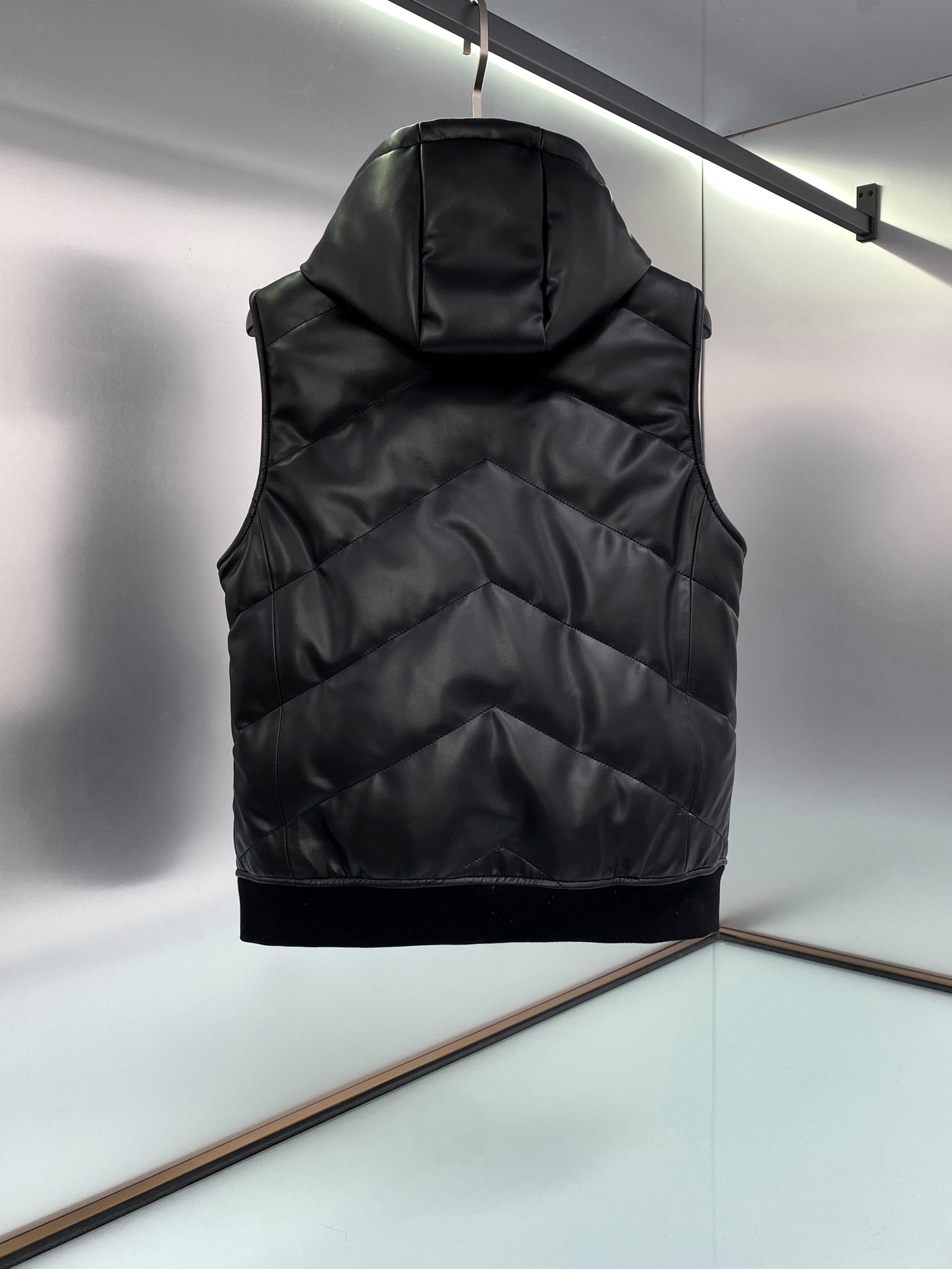 路易威登 Louis Vuitton 高定典藏名品高定成衣时装外套连衣裙衬衫T恤 #C92CE30C 2