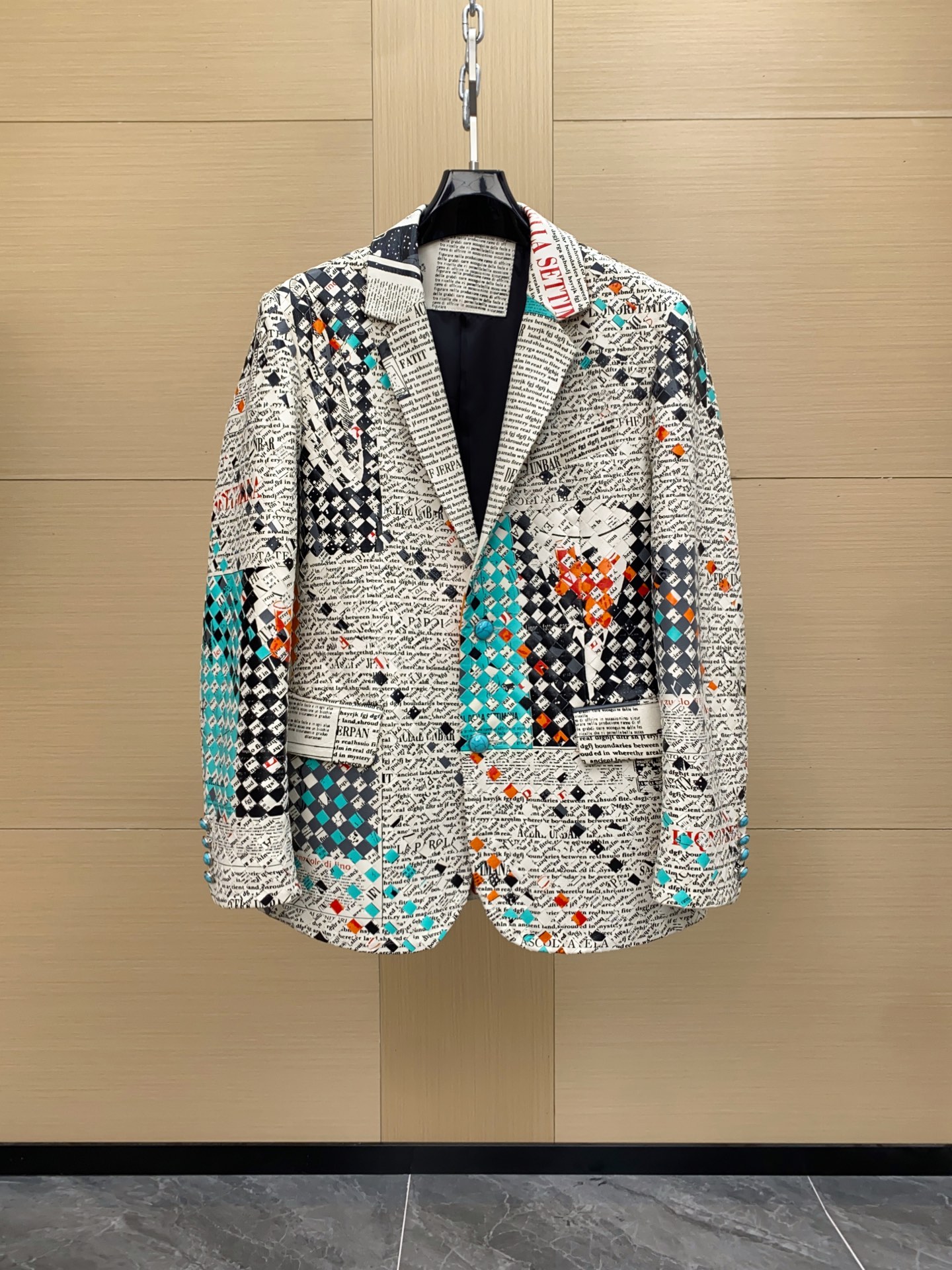 NO:754723,BV classic Italian sheepskin hand-woven leather suit jacket, classic wardrobe series, matching becomes a breeze! A little cool, a little neutral, a little uninhibited It is rare to find a style item that remains at the center of the fashion circle all year round. Sizes 48-56,,bottega veneta,jackets & coats,leather jacket,business suit,sheepskin,Top Customize119860909BV 经典意大利羊皮手工编织西装皮衣外套,经典衣柜系列,搭配就成了一件轻而易举的事情!有点酷、有点中性、有点不羁 这样常年屹立于时尚圈中心不倒的风格单品可不多见.尺码48-56,,bottega veneta,jackets & coats,leather jacket,business suit,sheepskin,Top Customize1,Men's clothing