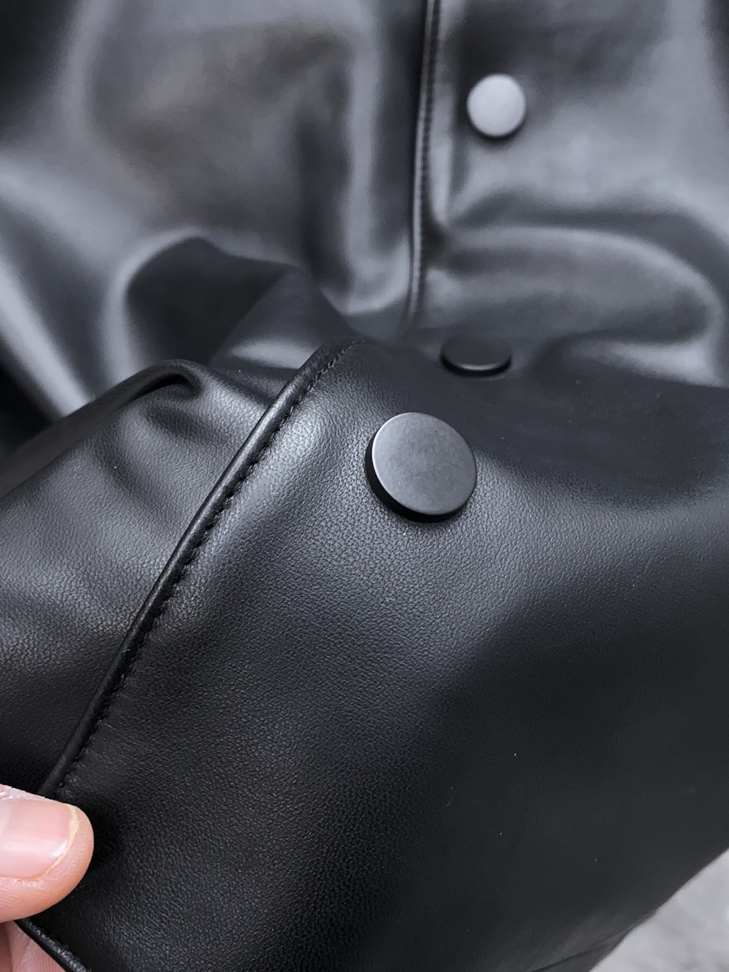 P1260 秋冬新品🆕 prada 普拉达 官方单品 羊皮夹克 高版本 采用土耳其进口绵羊皮  size ：48-56 