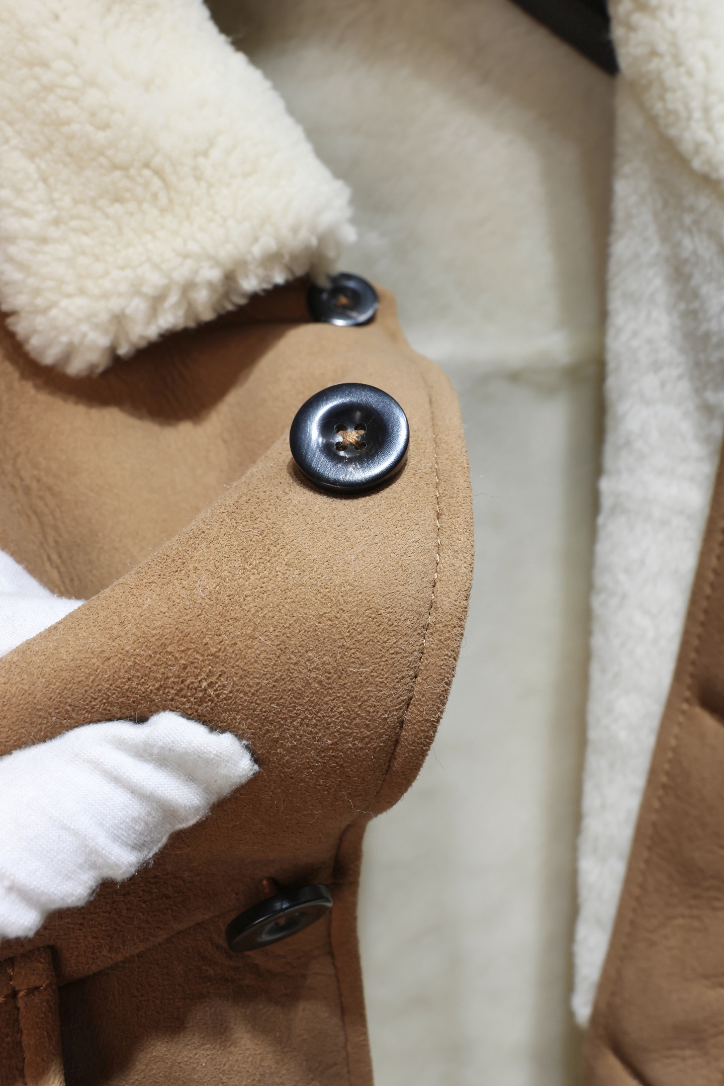 P2900 现货发售！BC 2025年官网最新皮毛一体 土耳其进口皮毛一体不做国产货 皮料超级厚实 手感柔软 复古做旧色 彰显满满的老钱风 尺码：48-56 