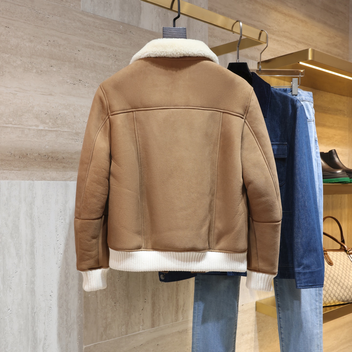 P2900 现货发售！BC 2025年官网最新皮毛一体 土耳其进口皮毛一体不做国产货 皮料超级厚实 手感柔软 复古做旧色 彰显满满的老钱风 尺码：48-56 