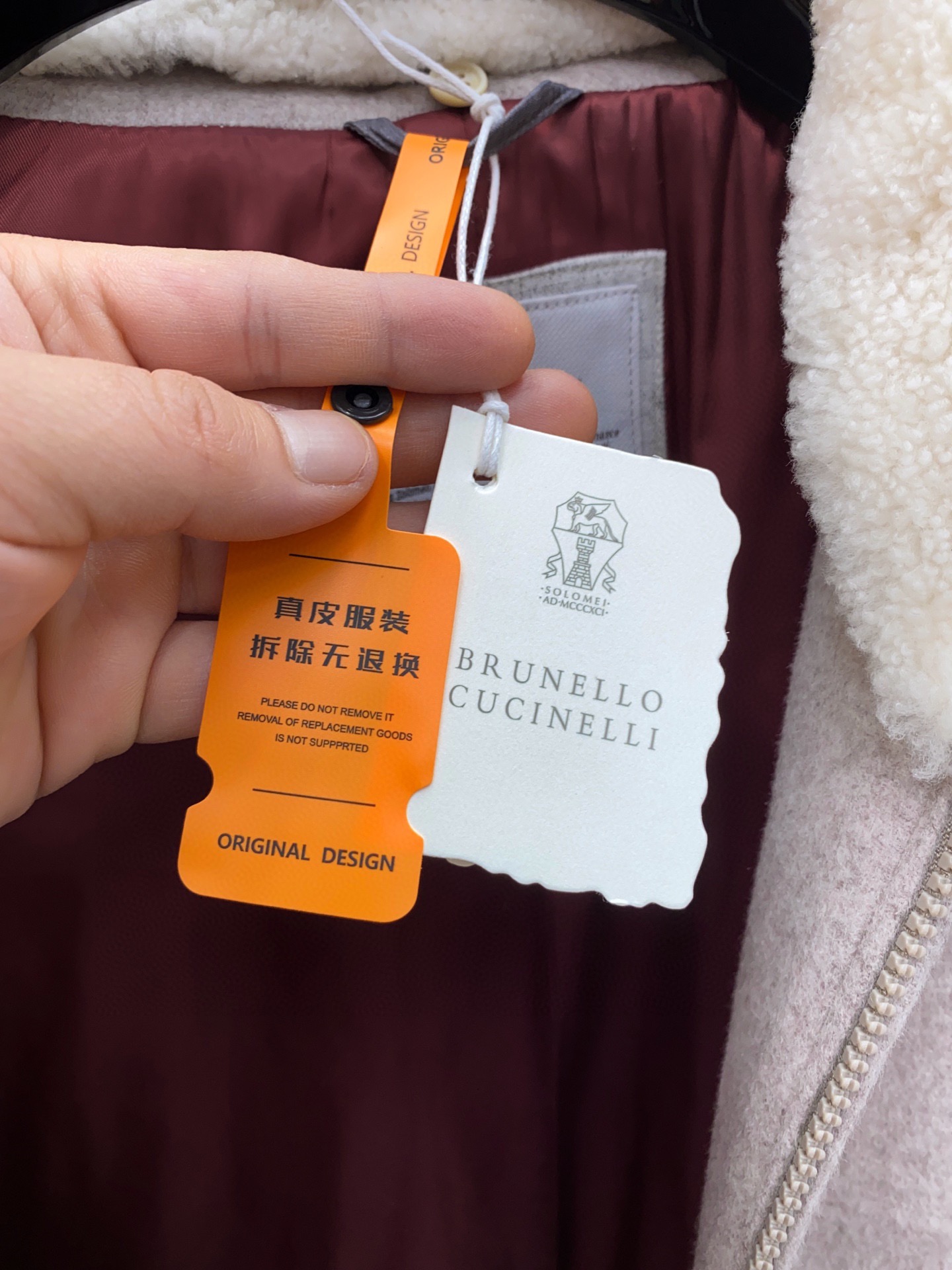 现货款  包装配置防尘罩➕包装盒 衣架 手提袋 全套 
