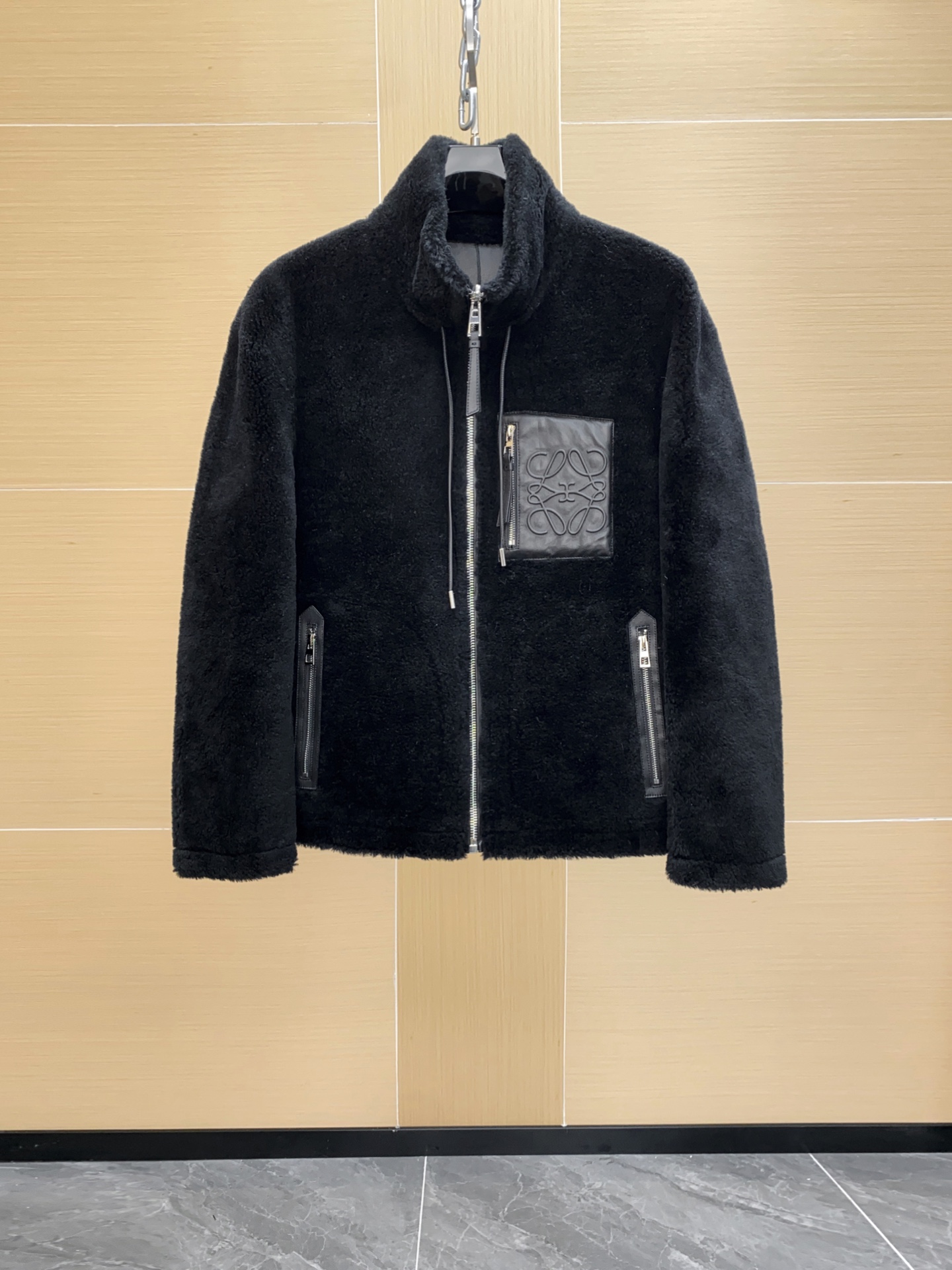 NO:754577,Year-end clearance special price. 2XL suitable for about 150-160 pounds. Imported original ecological sheep fur. Special price is non-refundable. Payment is subject to payment. First come first served!  ,,sheepskin,Top Customize119860909年末清仓特价 2XL适合150-160斤左右 进口原生态羊皮毛一体 特价不退换,付款为准,先到先得！,,sheepskin,Top Customize1,Men's clothing