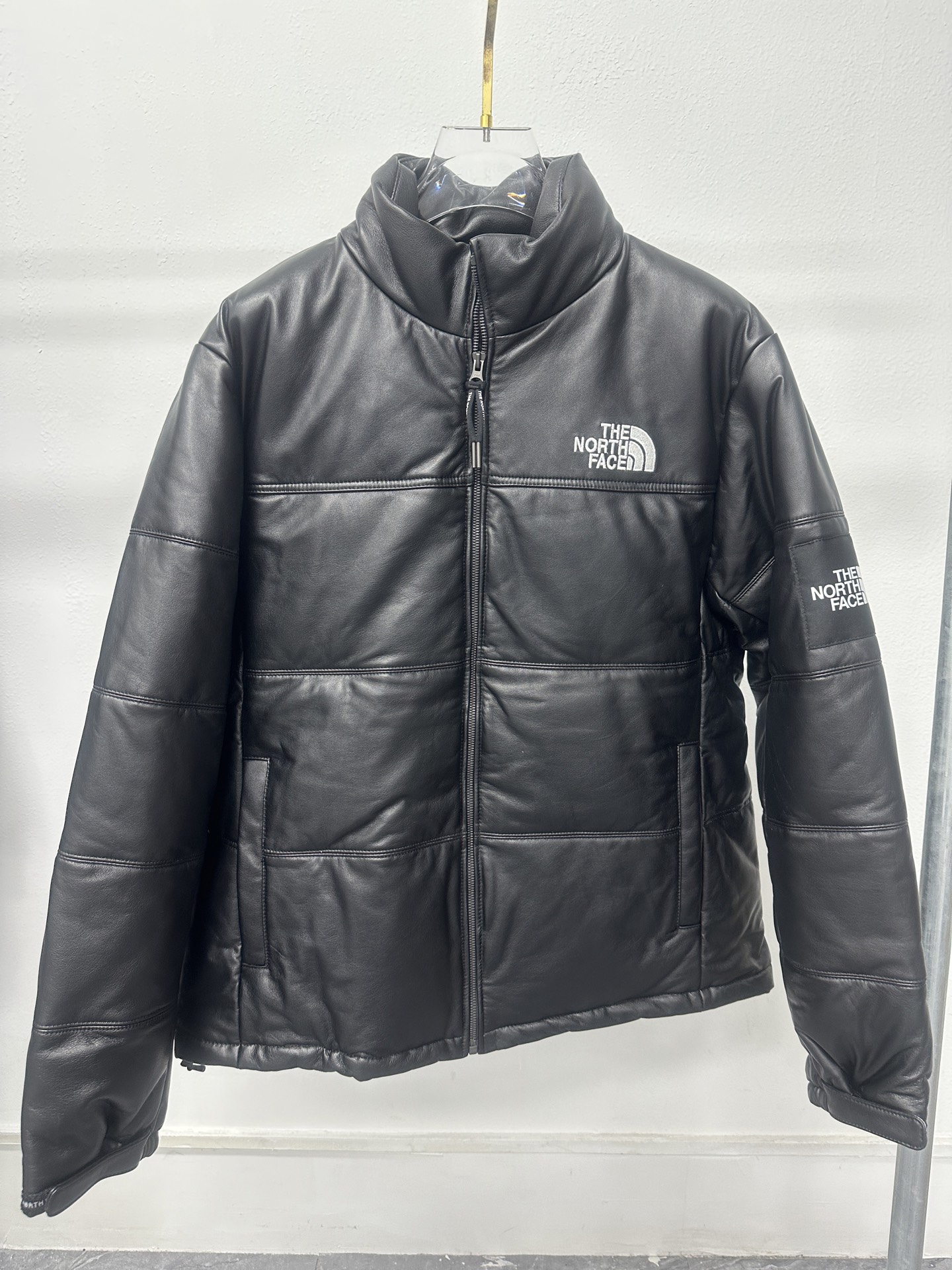 NO:754574,Year-end clearance special XXL suitable for 170-180 pounds, bust 130, imported sheepskin down, special price non-refundable, payment subject, first come first served!  ,,down jacket,sheepskin,Top Customize119860909年末清仓特价 XXL适合170-180斤 胸围130 进口羊皮羽绒 特价不退换,付款为准,先到先得！,,down jacket,sheepskin,Top Customize1,Men's clothing