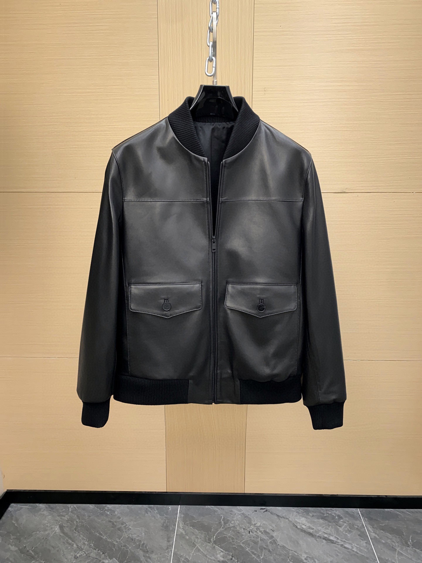 NO:773200,Ready for sale!  Prada, Prada's latest leather jacket, classic but not outdated, minimalist old money style, lambskin imported from Spain, size 48-56,,prada,prada,jackets & coats,sheepskin,Top Customize119860909现货发售！Prada、普拉达 最新款皮夹克 经典不过时 极简老钱风 西班牙进口小羊皮  尺码48-56,,prada,prada,jackets & coats,sheepskin,Top Customize1,Men's clothing