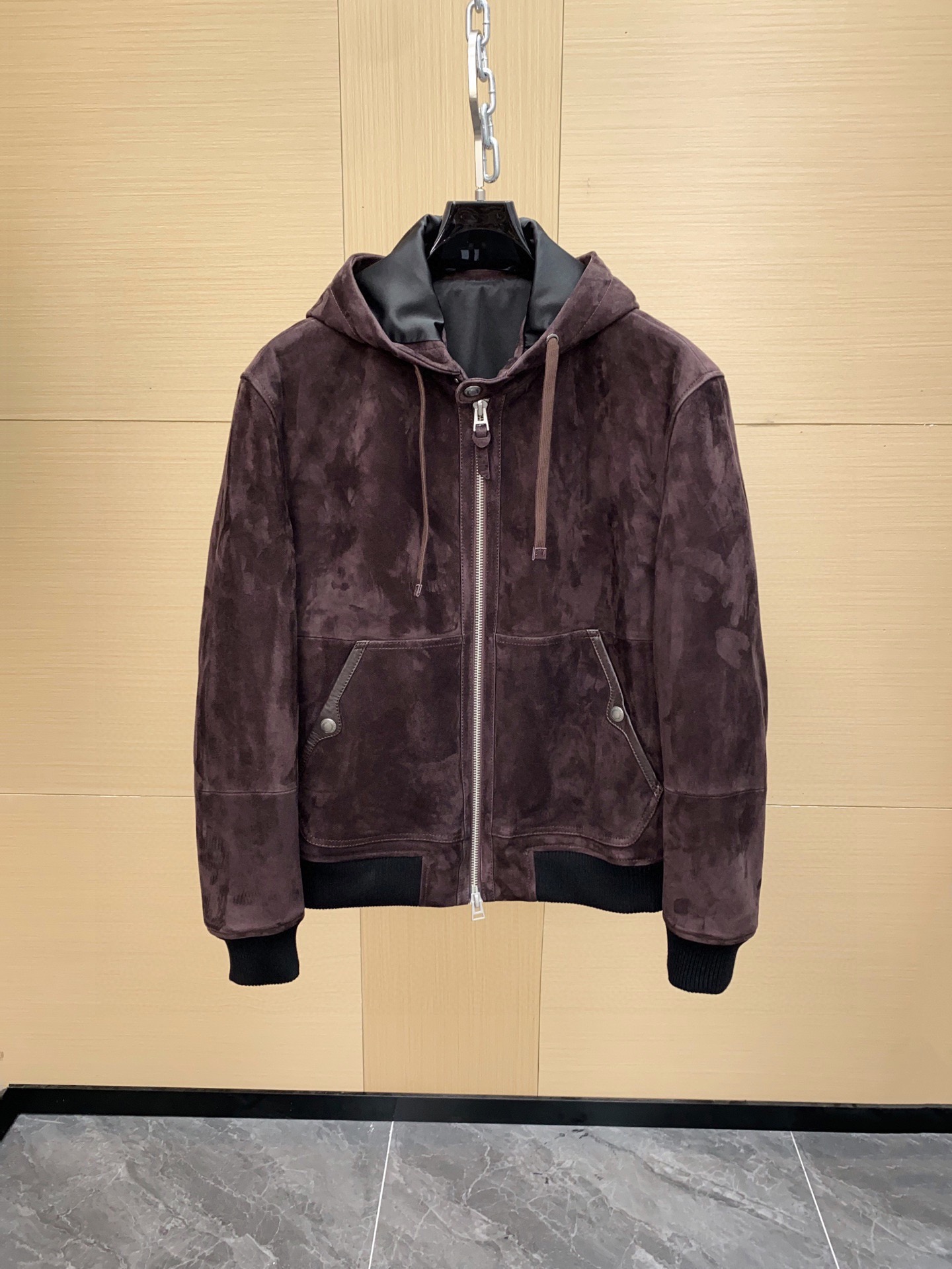 NO:773203,Ready for sale!  TOM FORD brown suede jacket, front zipper closure Tom Ford brown jacket, front zipper, hood with drawstring, long sleeves, side pockets, elastic buttons on cuffs and waist, sizes 48-56,, tom ford,jackets & coats,hats,Top Customize119860909现货发售！TOM FORD 汤姆福特 棕色绒面革夹克,正面拉链开合 汤姆福特棕色夹克,正面带拉链,兜帽带拉绳,长袖,侧口袋,袖口和腰部有弹性纽扣尺码48-56,,tom ford,jackets & coats,hats,Top Customize1,Men's clothing