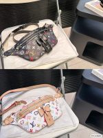 LV chest bag pocket bag, equipped with adjustable bags, can be around the waist, or hanging on the chest or casually. The front and back are equipped with zipper pockets to facilitate access to mobile phones, cards and keys. Size: 38 18 18 or 43643 1 LV chest bag pocket bag, equipped with adjustable bags, can be around the waist, or hanging on the chest or casually. The front and back are equipped with zipper pockets to facilitate access to mobile phones, cards and keys. Size: 38 18 18 or 43643
