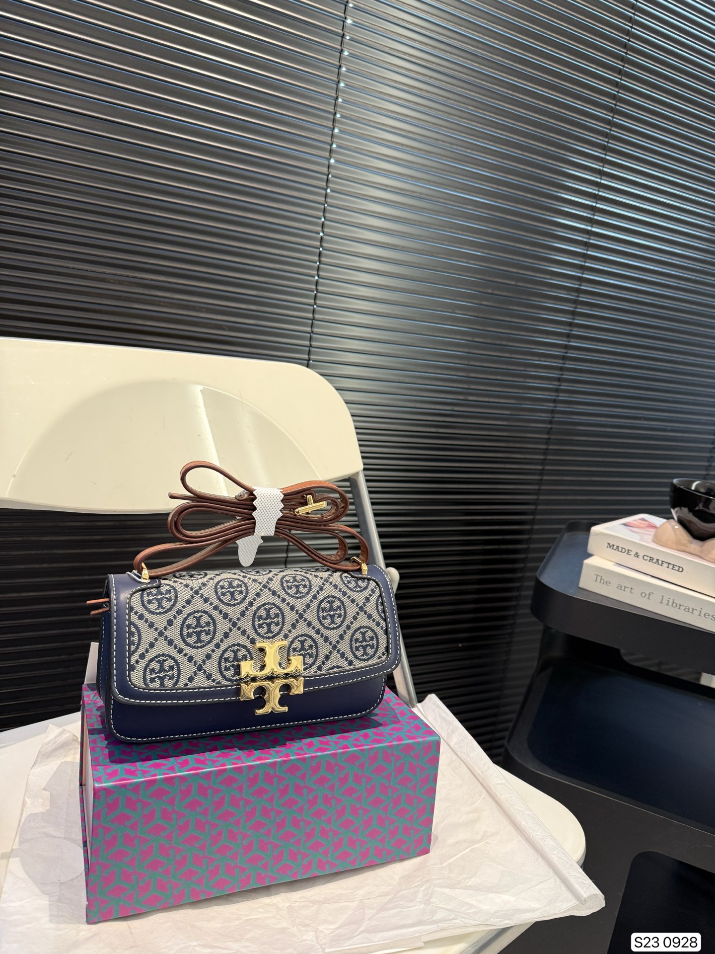 P165 con scatola pieghevole La borsa per tofu presbite TB eleanor Tory Burch è fantastica! Piccolo mattoncino d’oro! Sostituisce completamente il modello box di Celine, Eleanor con la sua super aura💯💯💯 sembra perfetta! Taglia: 20,5 12 Articolo n. 0928