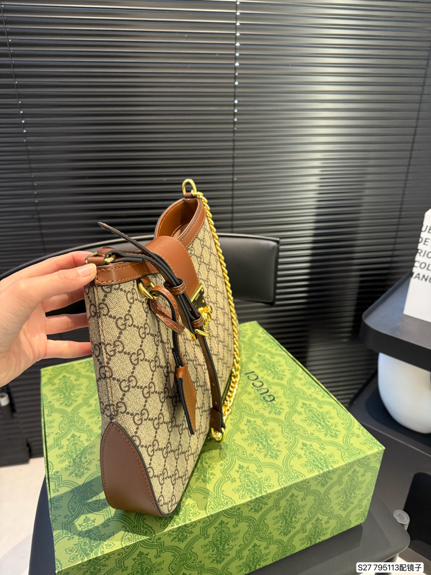 大号 配折叠盒子 Gucci酷奇💰adlock新款链条手袋 独家实拍,质感一流,可斜跨可单肩,多功能内格完美容纳 尺寸33 24 货号795113