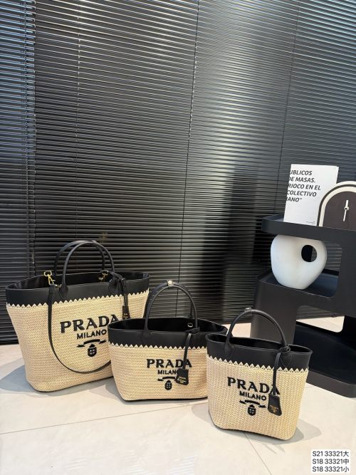 Prada Bolso Tote de Rafia Tejida a Crochet - Colección Primavera/Verano 1 Prada Bolso Tote de Rafia Tejida a Crochet - Colección Primavera/Verano