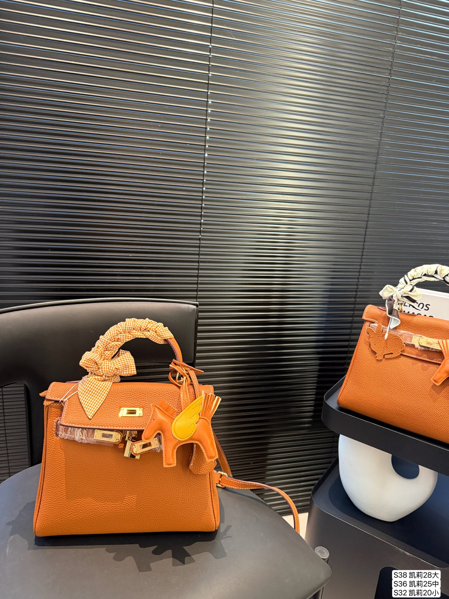 Hermes Kelly Medium Size 25cm Soft Leather Top Handle Bag 3 i1740998714992 282 0 1