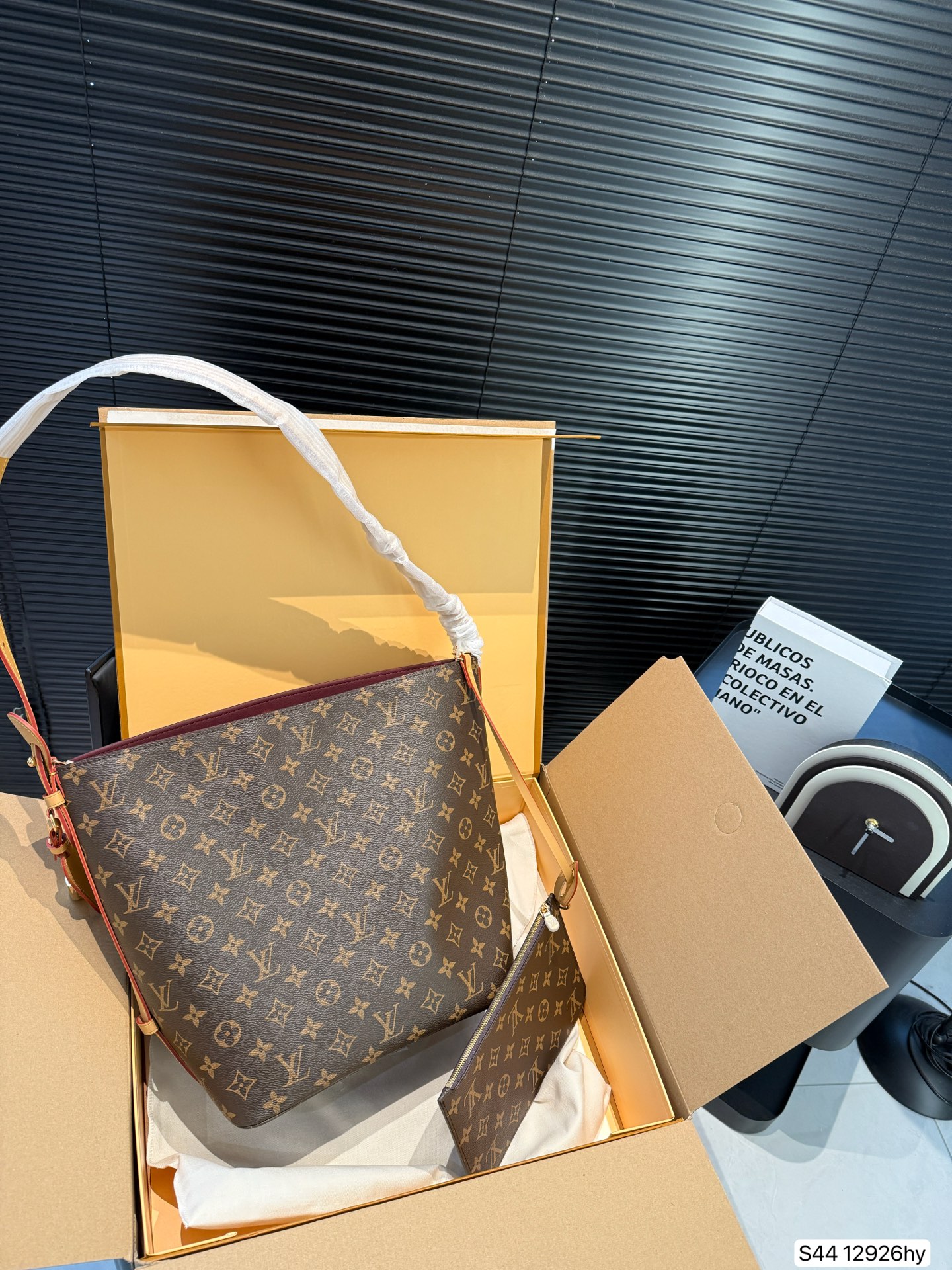 Louis Vuitton All In GM Large Capacity Tote Bag - Stylish and Functional 3 i1746783767033 8601 0 1